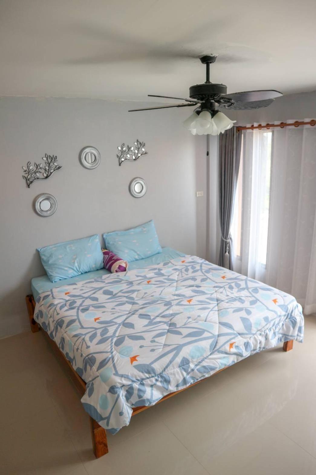 Double Room with Private Bathroom - Photo 10