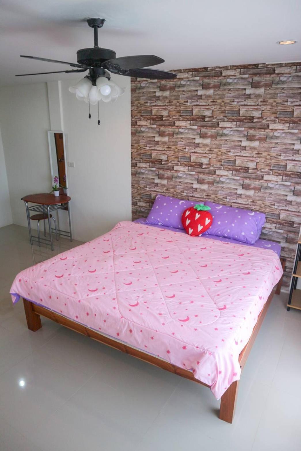 Double Room with Private Bathroom - Photo 21