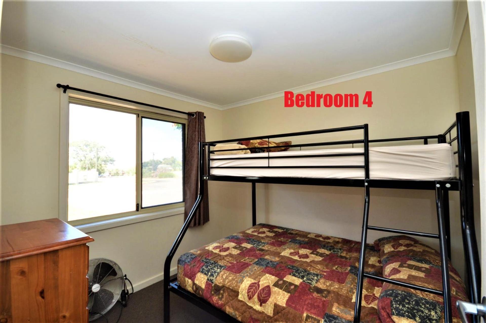 Four-Bedroom House photo 1