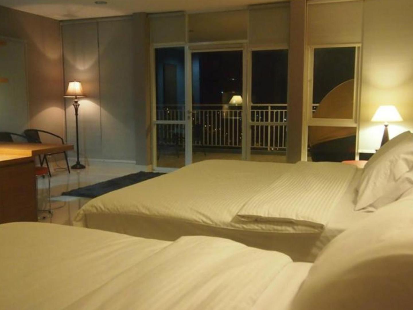 One-Bedroom Apartment - Photo 4
