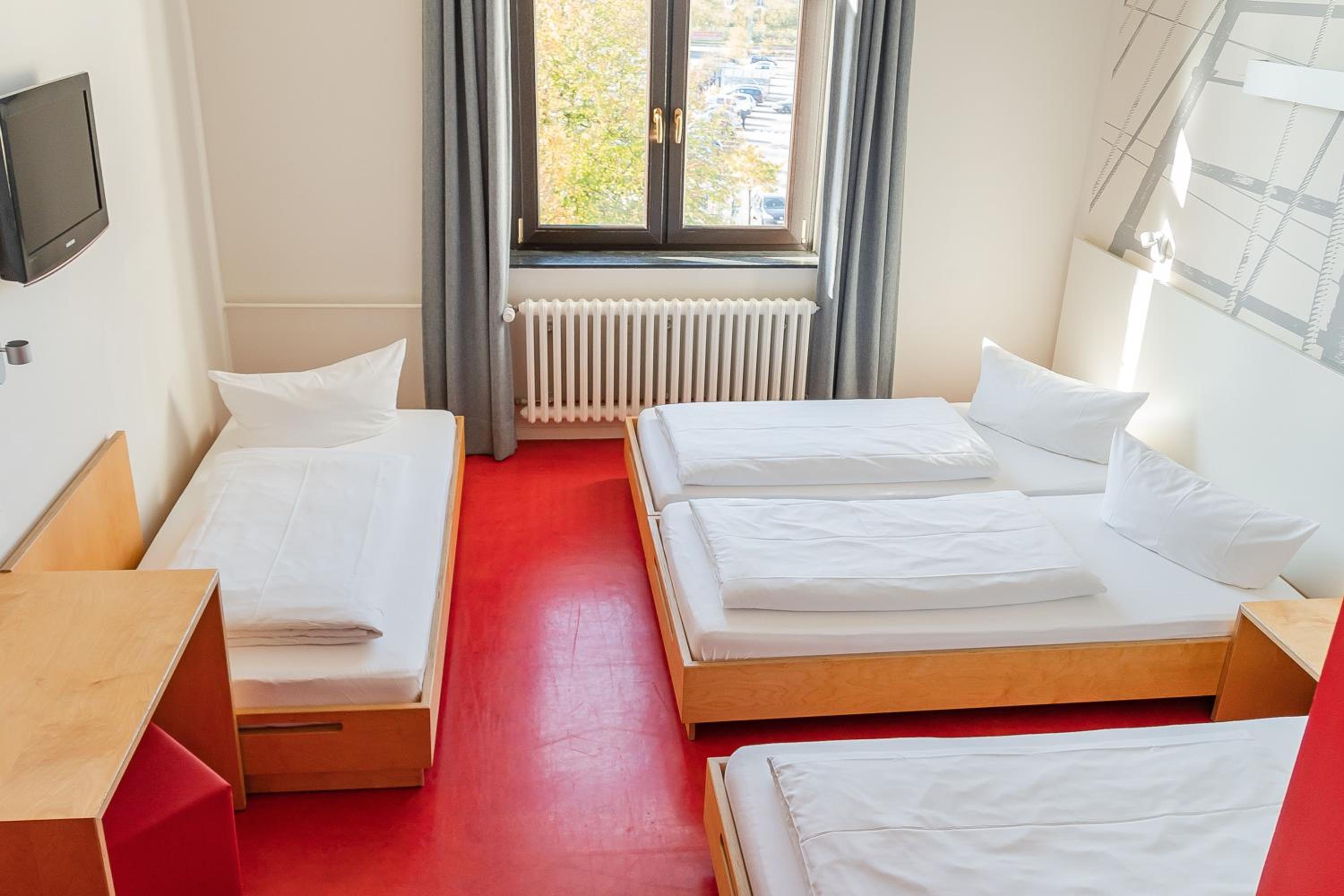 Quadruple Room - Photo 1