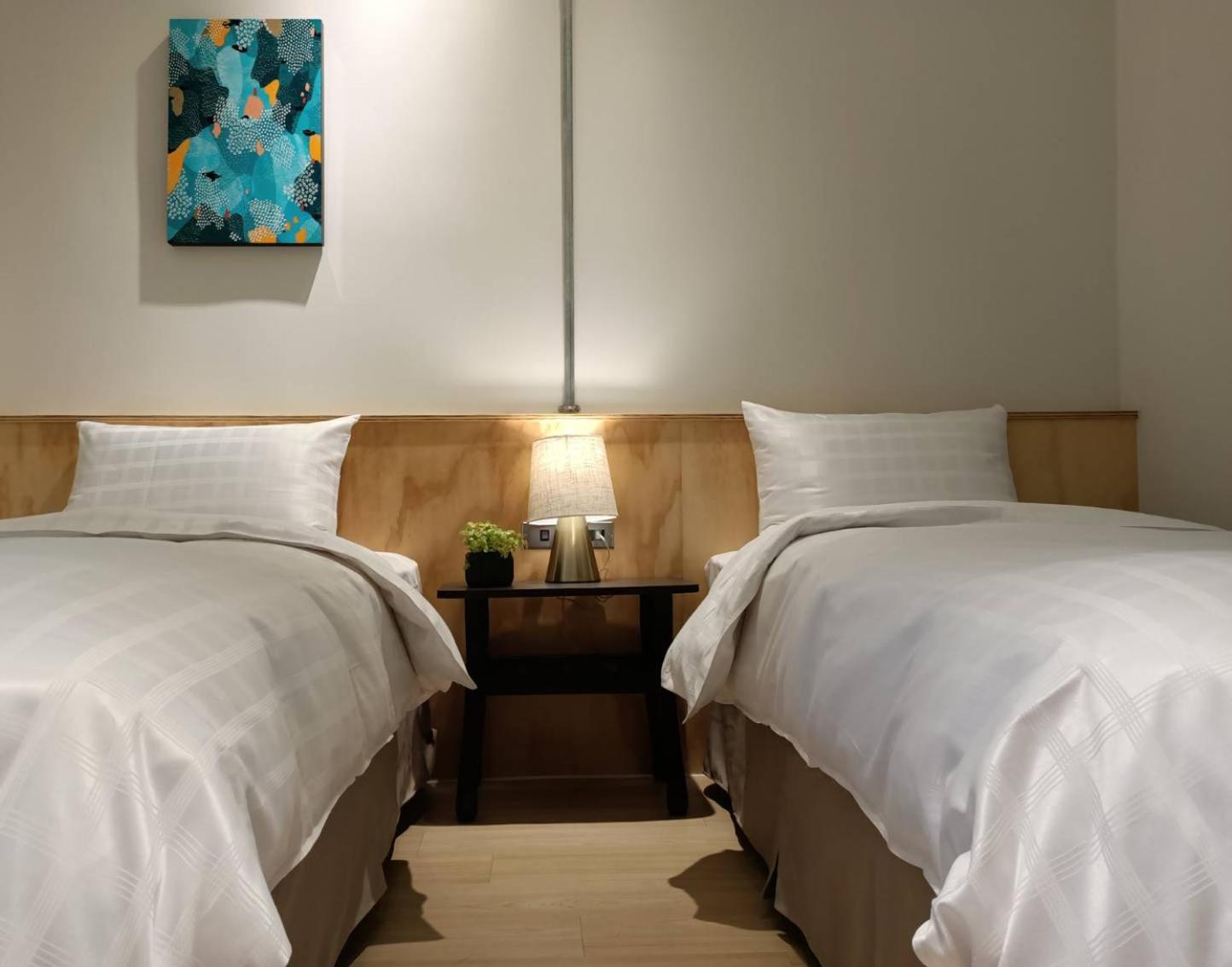 Budget Twin Room - Photo 1