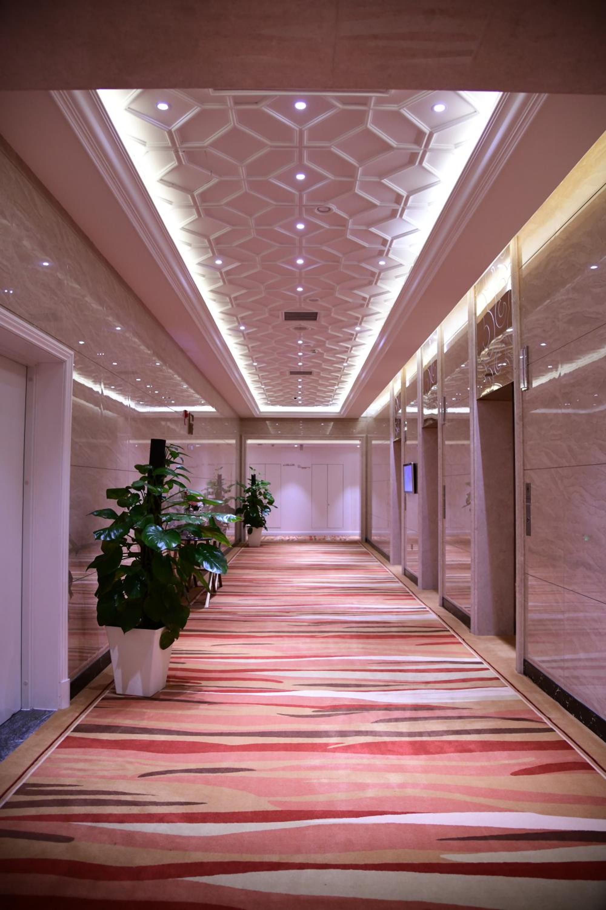 Mainland Chinese Citizen - Executive Twin Room photo 2