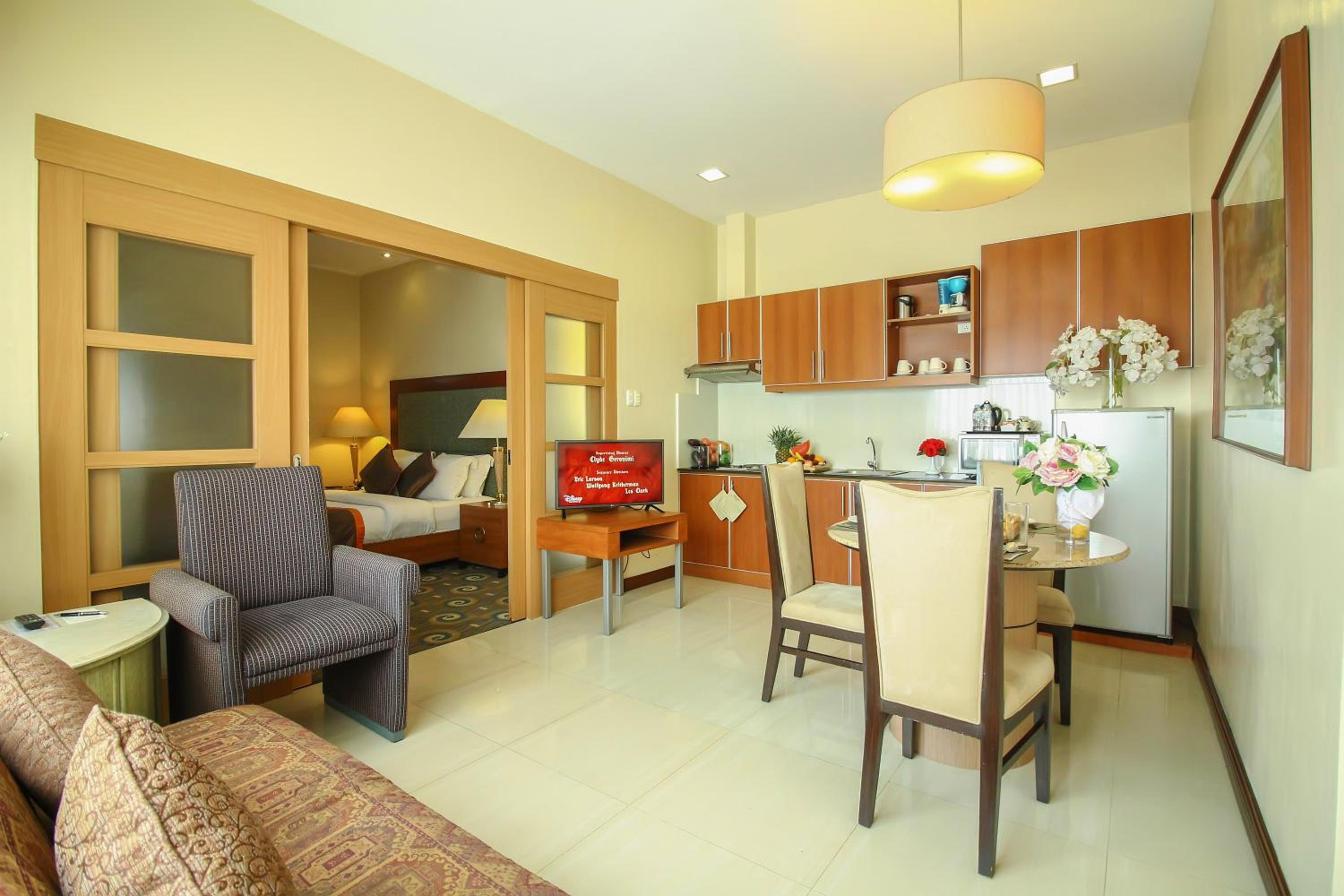 One Bedroom Sky Suite - Photo 5