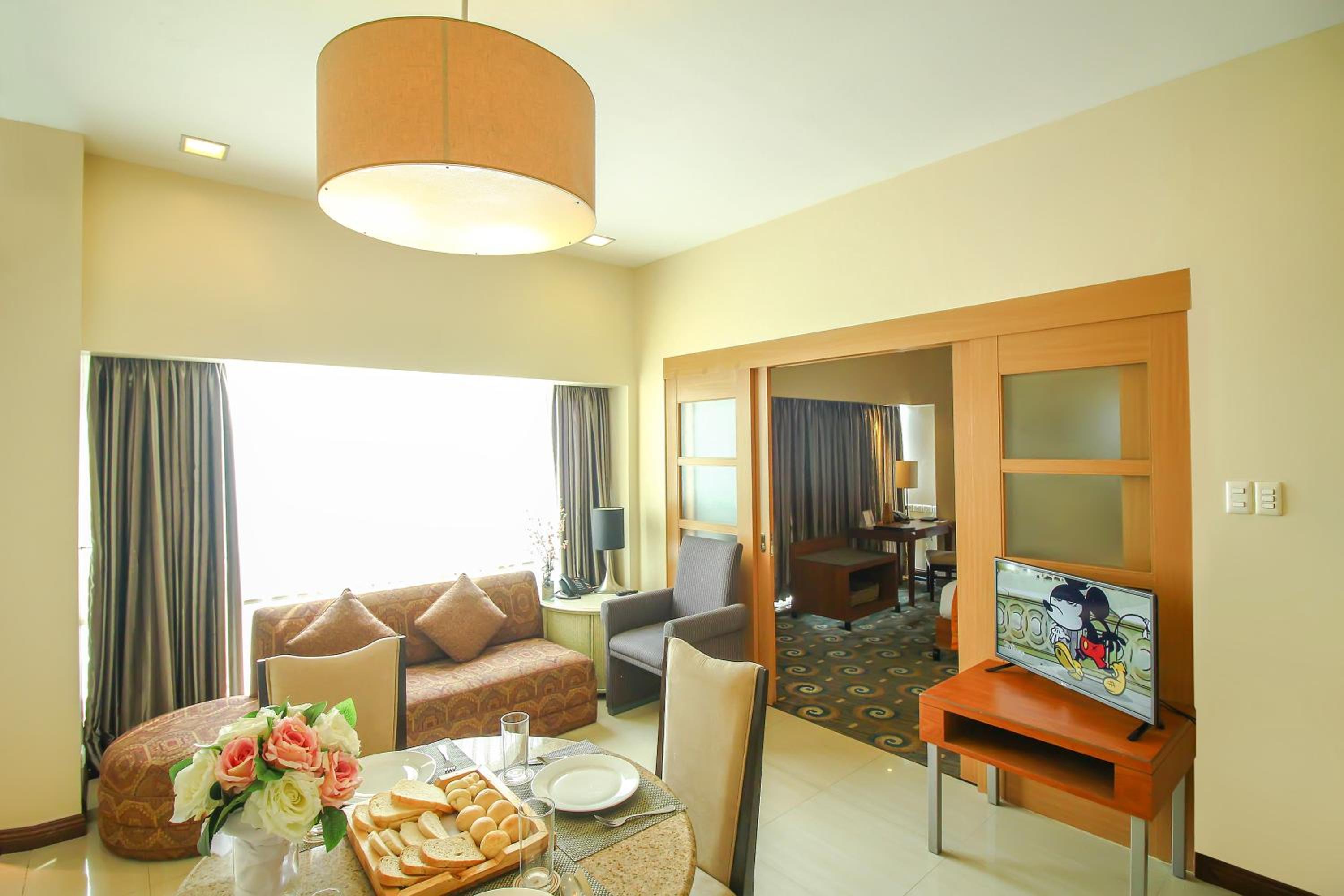 One Bedroom Sky Suite - Photo 4