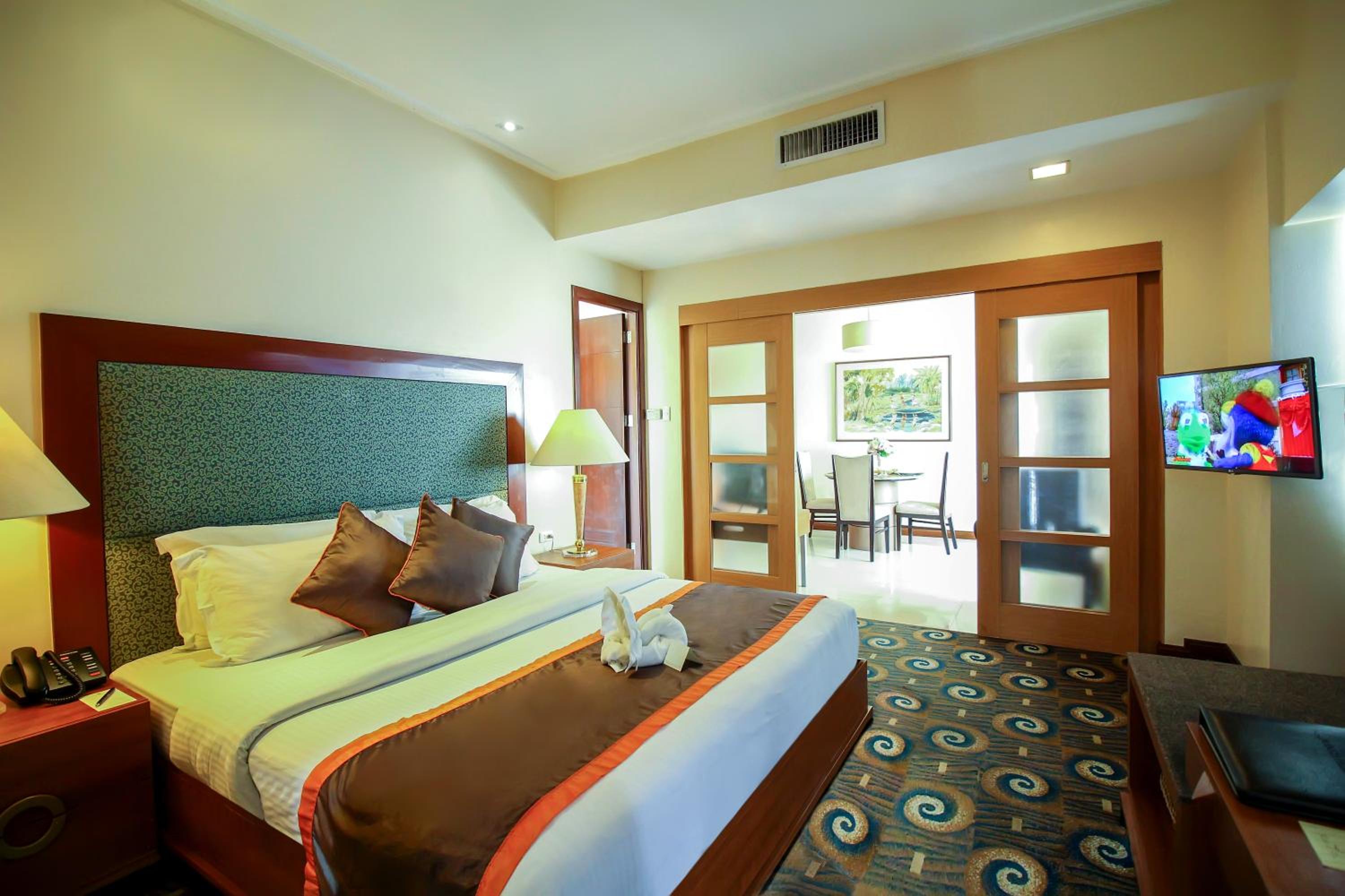 One Bedroom Sky Suite - Photo 6