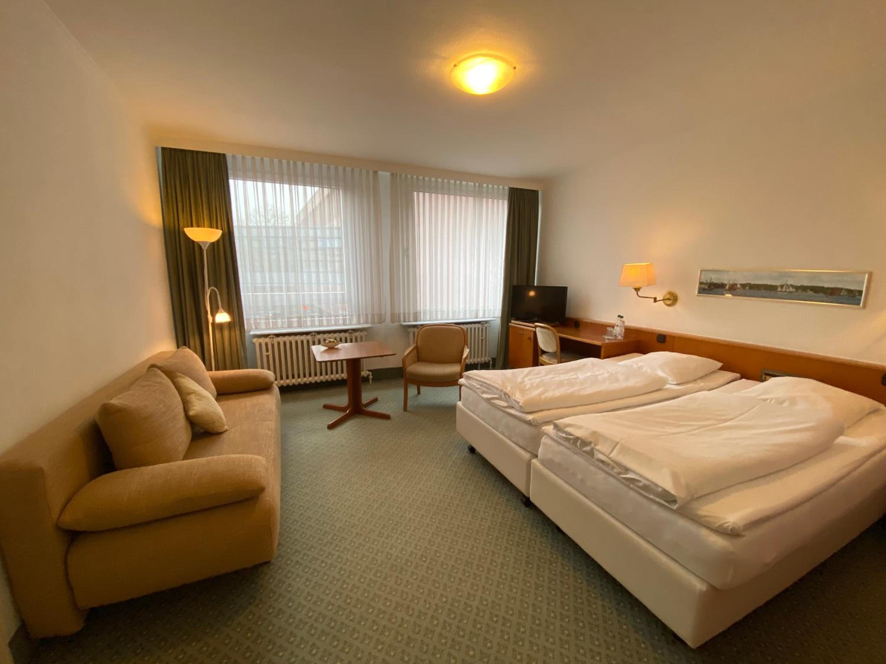 Double Room - Photo 15