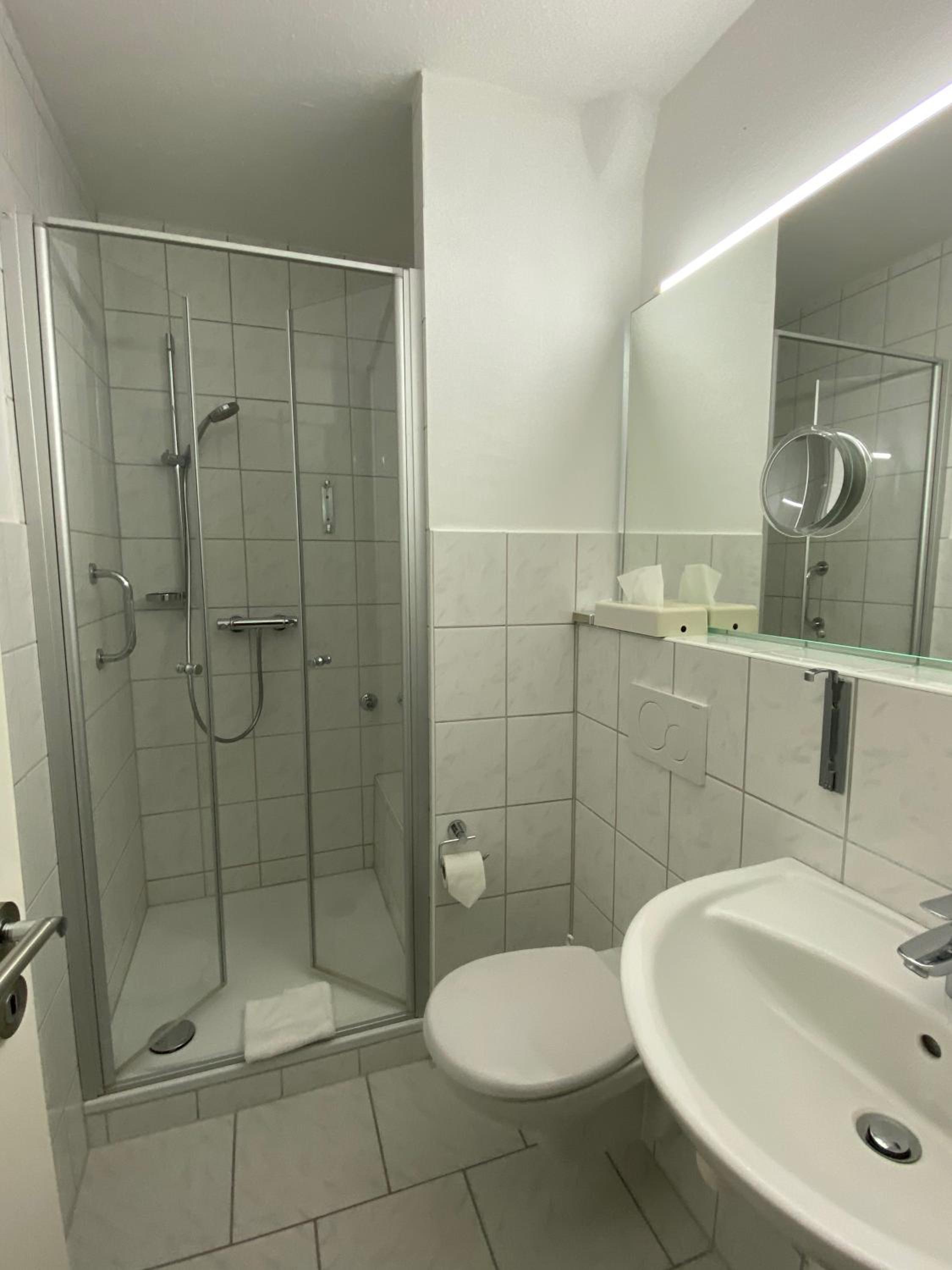 Double Room - Photo 13