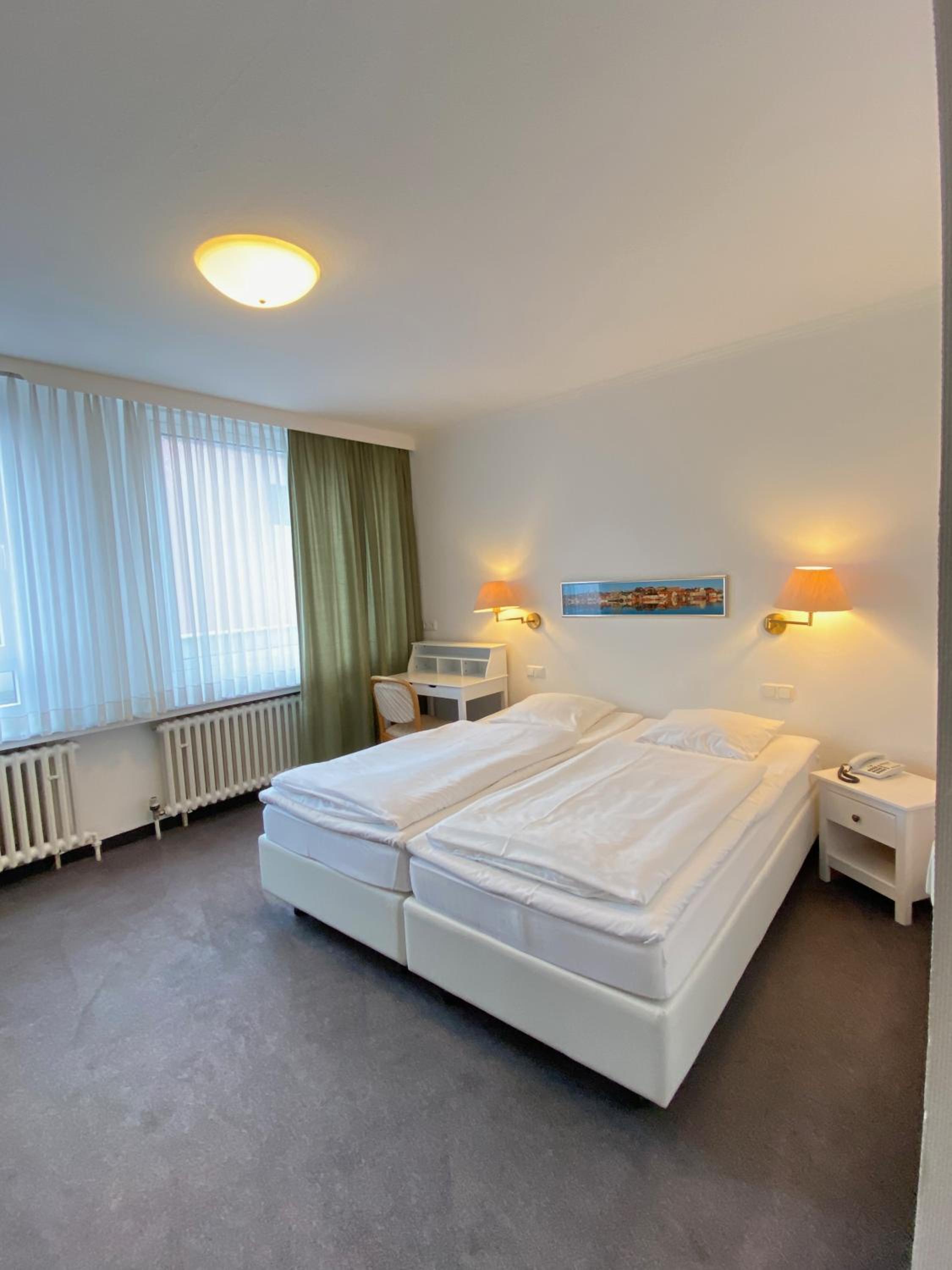 Double Room - Photo 12