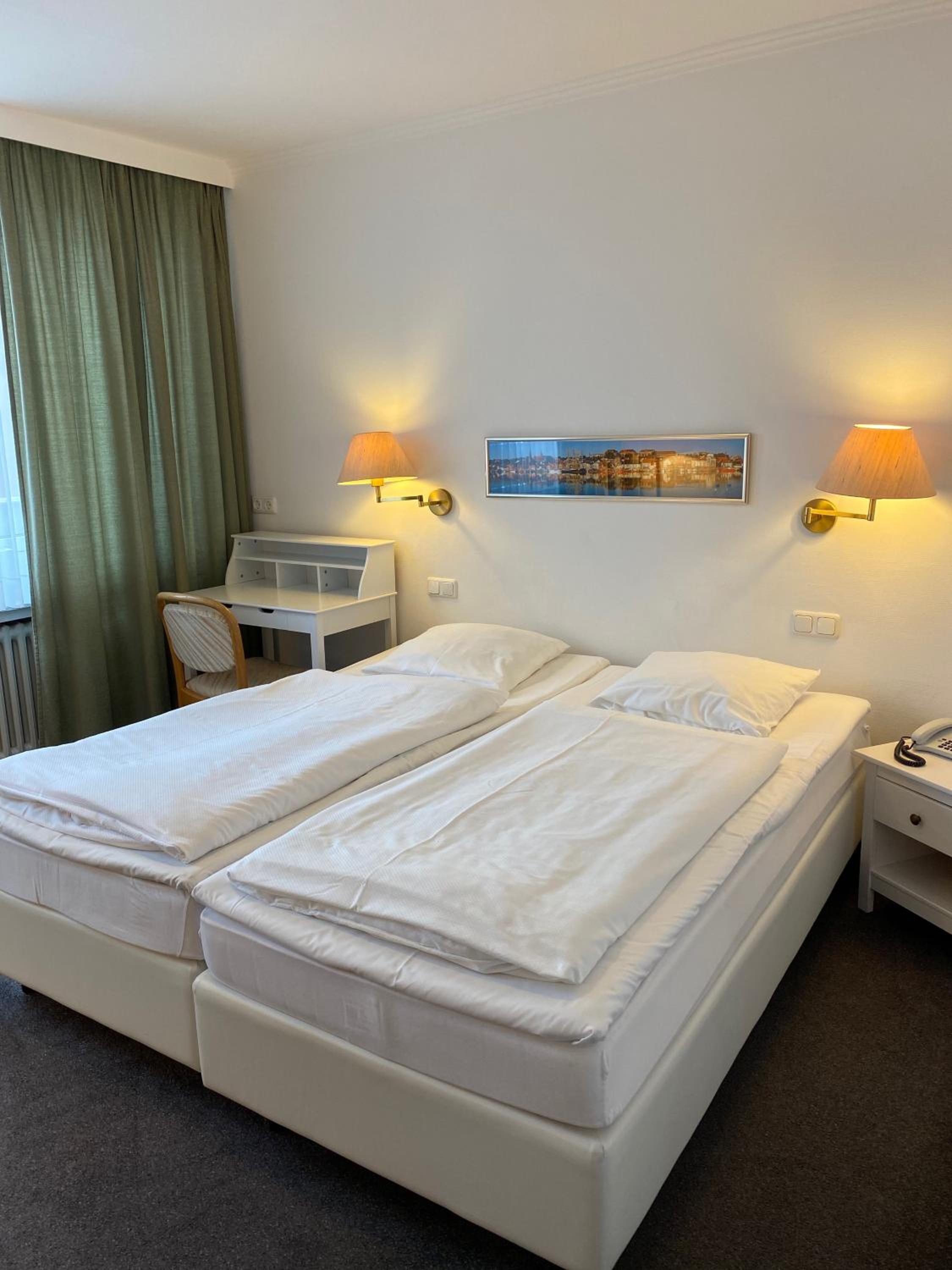 Double Room - Photo 9