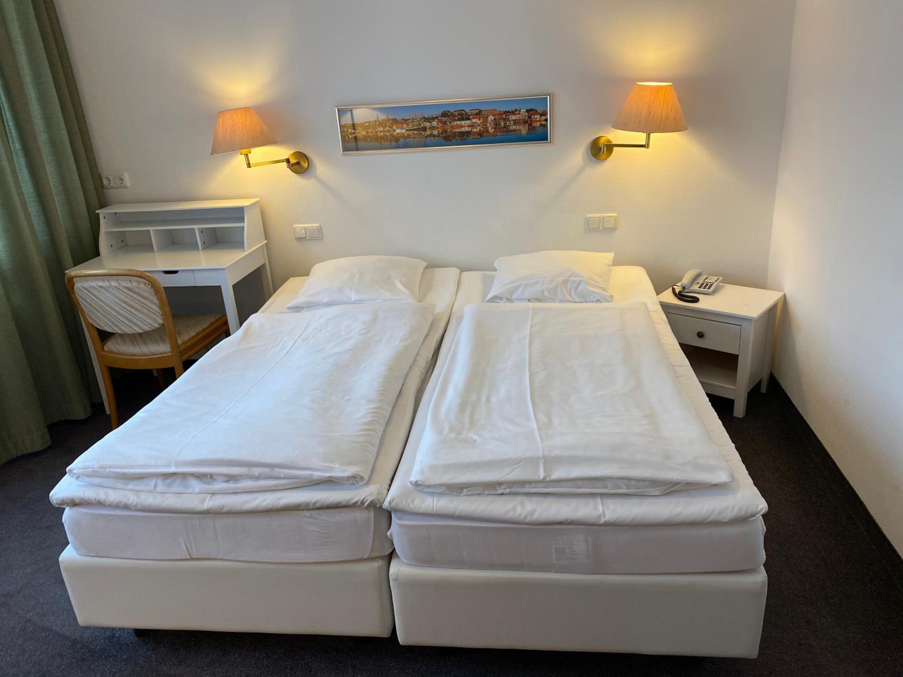 Double Room - Photo 8