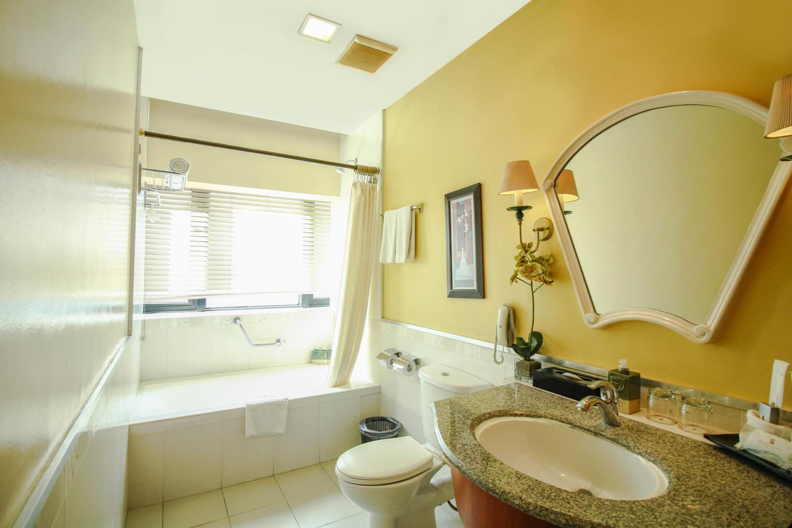 One Bedroom Sky Suite - Photo 3
