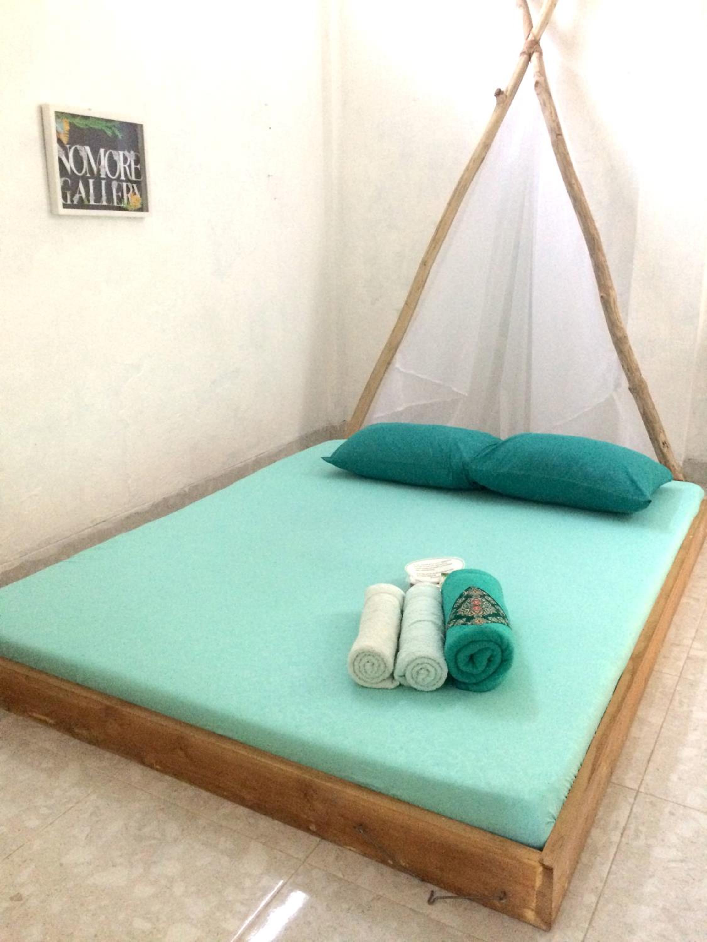 Double Room with Private Bathroom - Photo 9