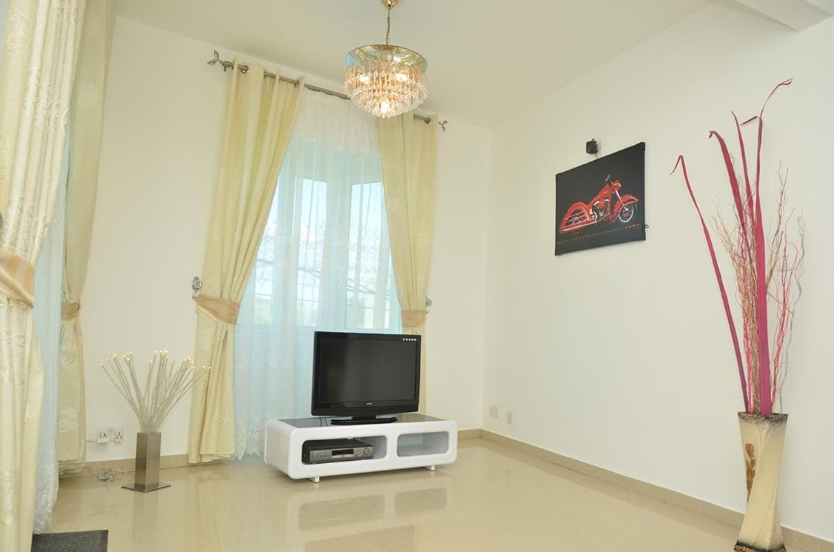 Four-Bedroom Apartment photo 1
