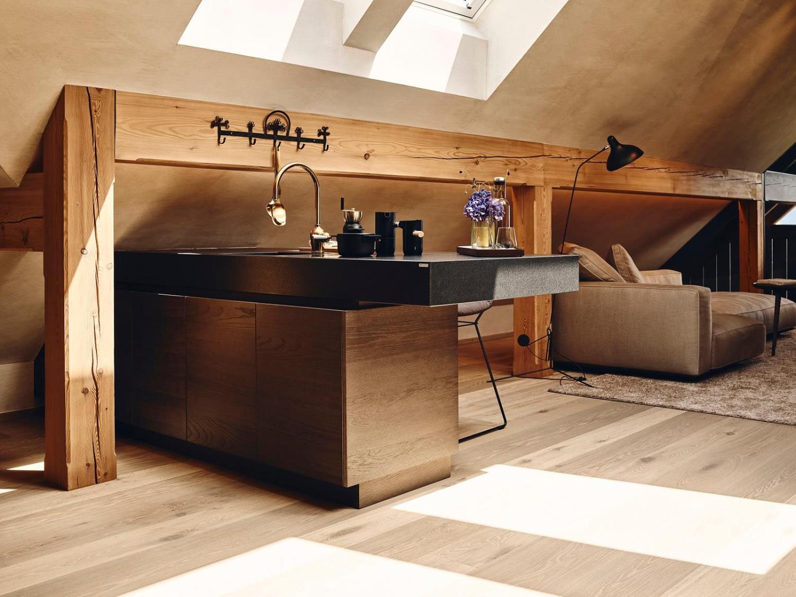 Superior Suite - Photo 11