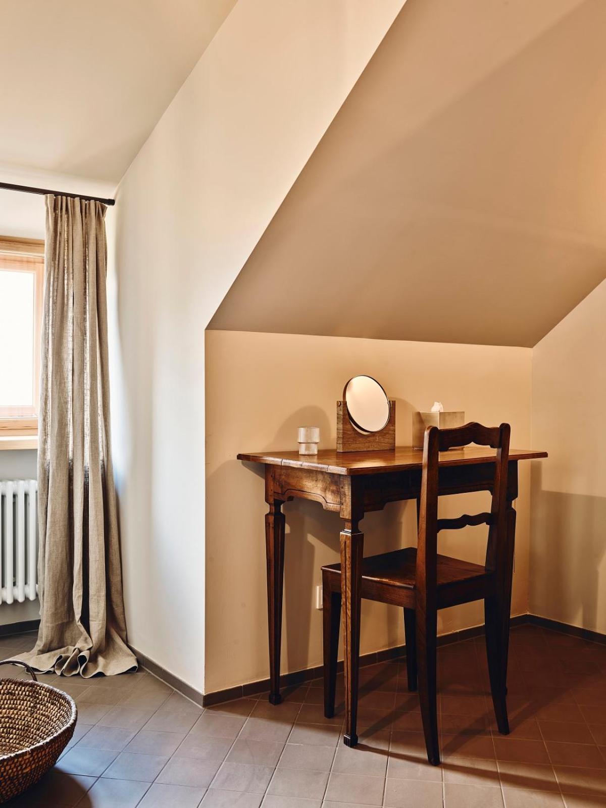 Superior Suite - Photo 7