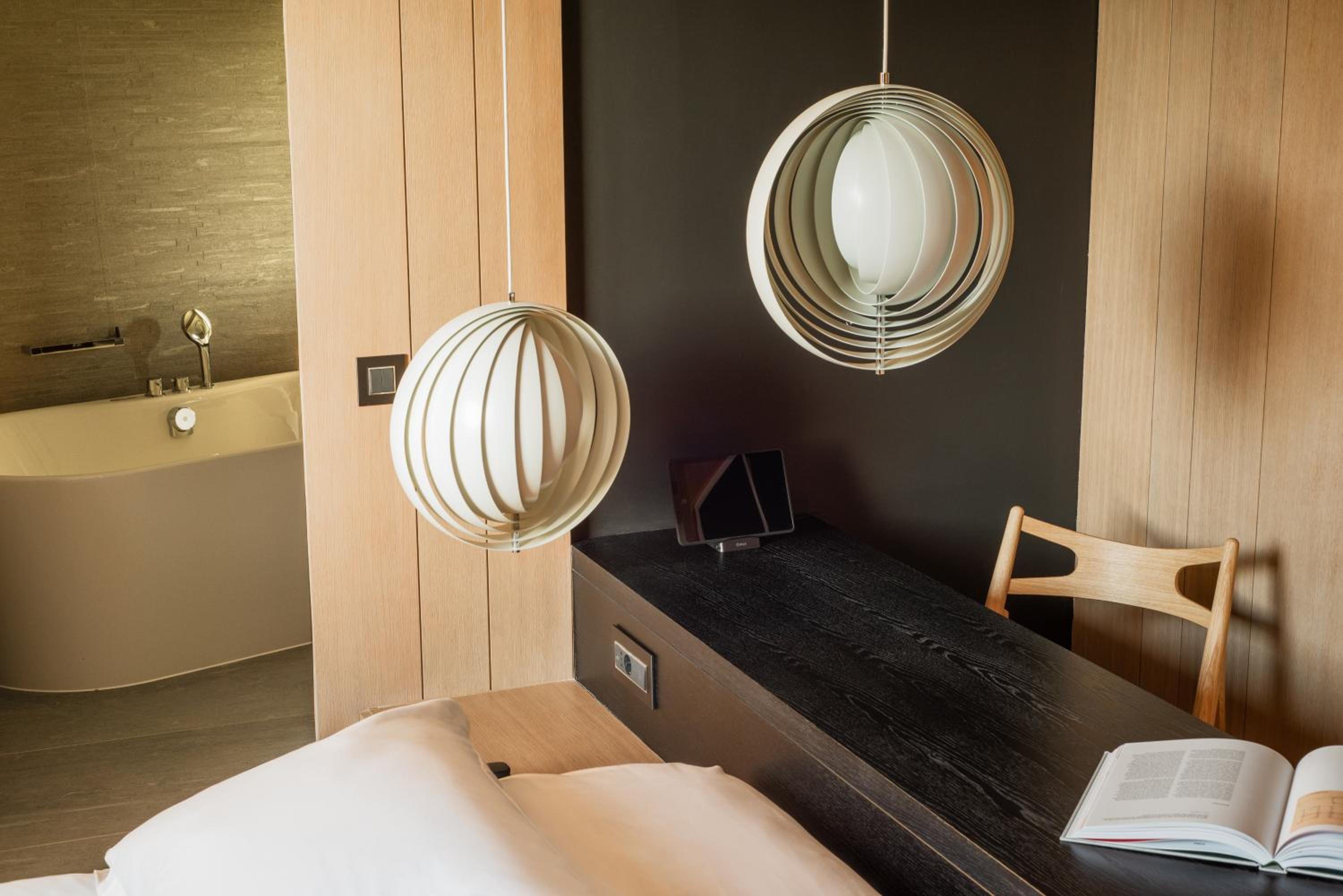 Deluxe Panoramic Double Room with City View