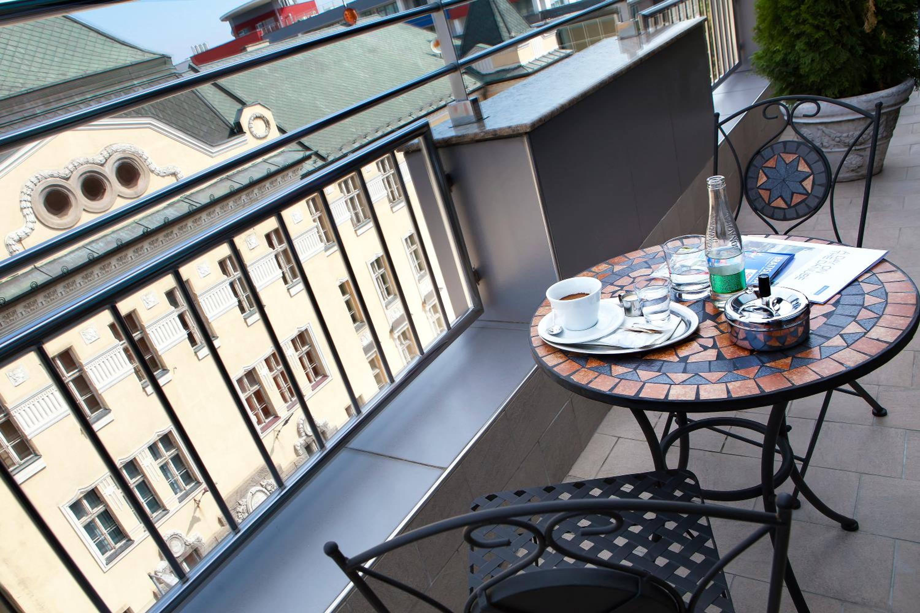 Deluxe Double Room with Castle View photo 3