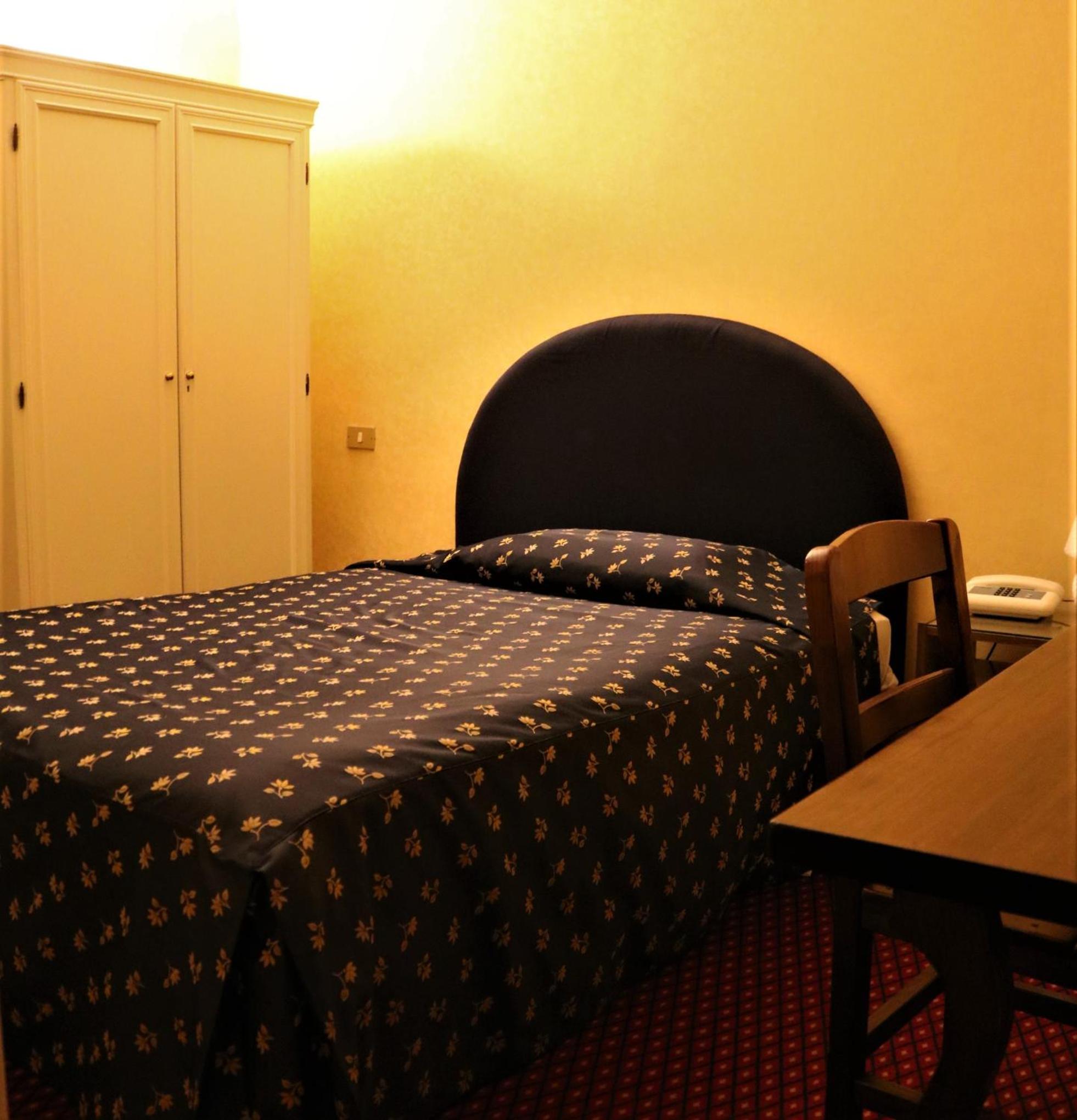 Basic Single Room photo 1