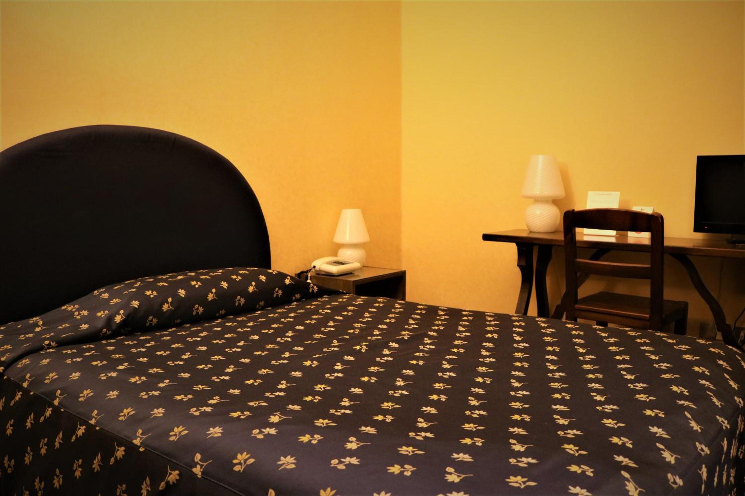 Basic Single Room photo 2