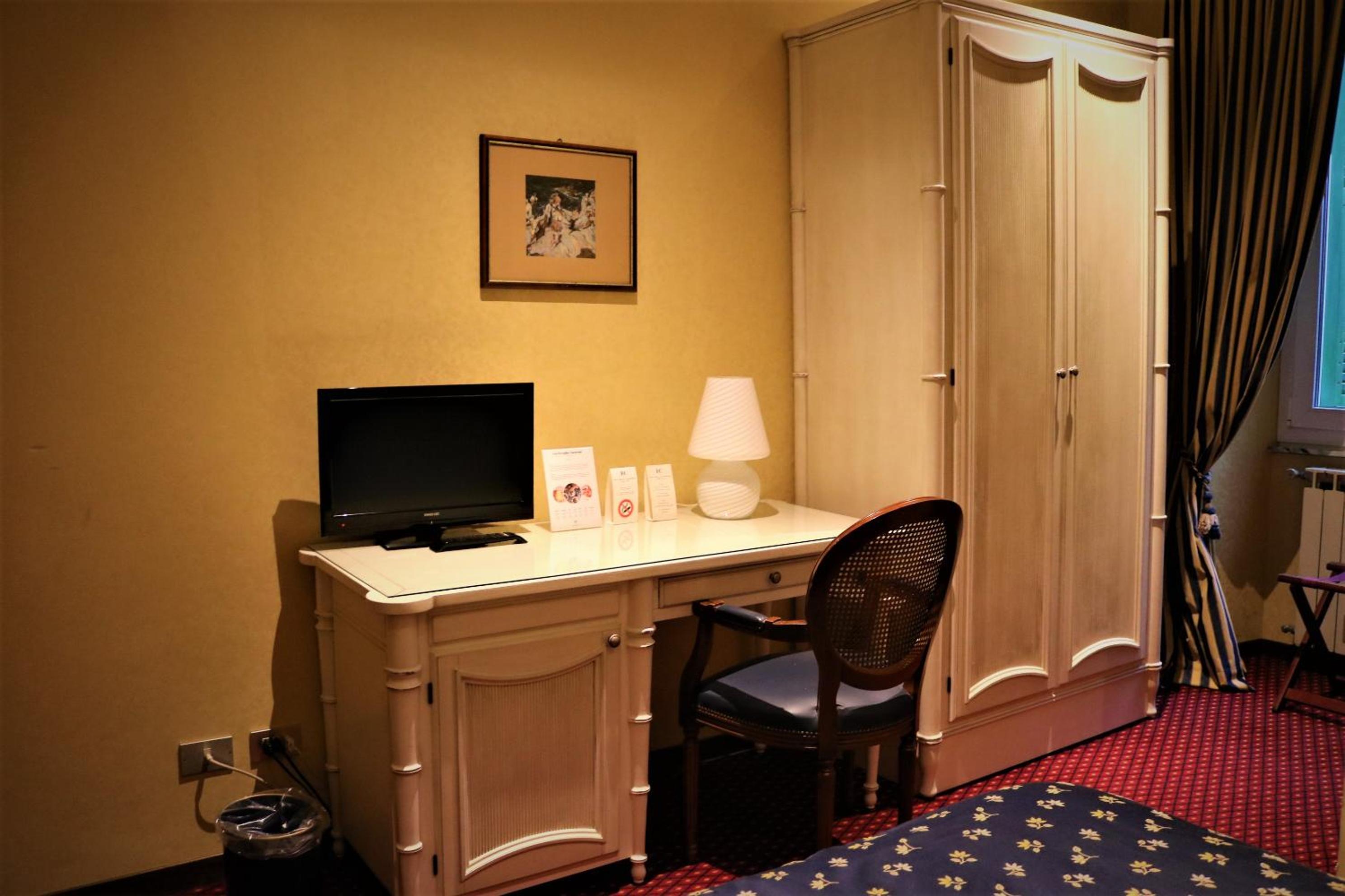 Basic Single Room photo 3
