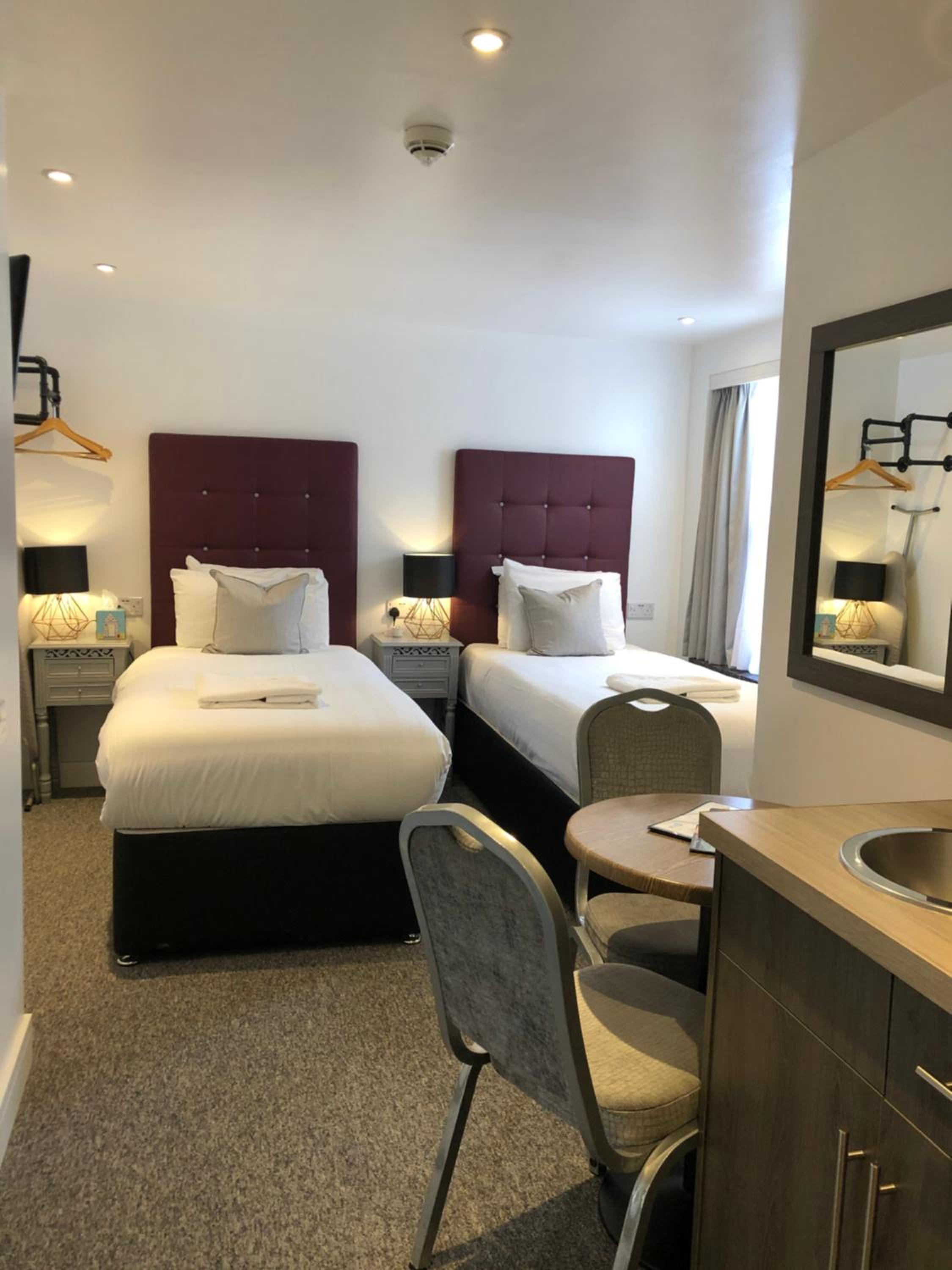 Double or Twin Room - Photo 2