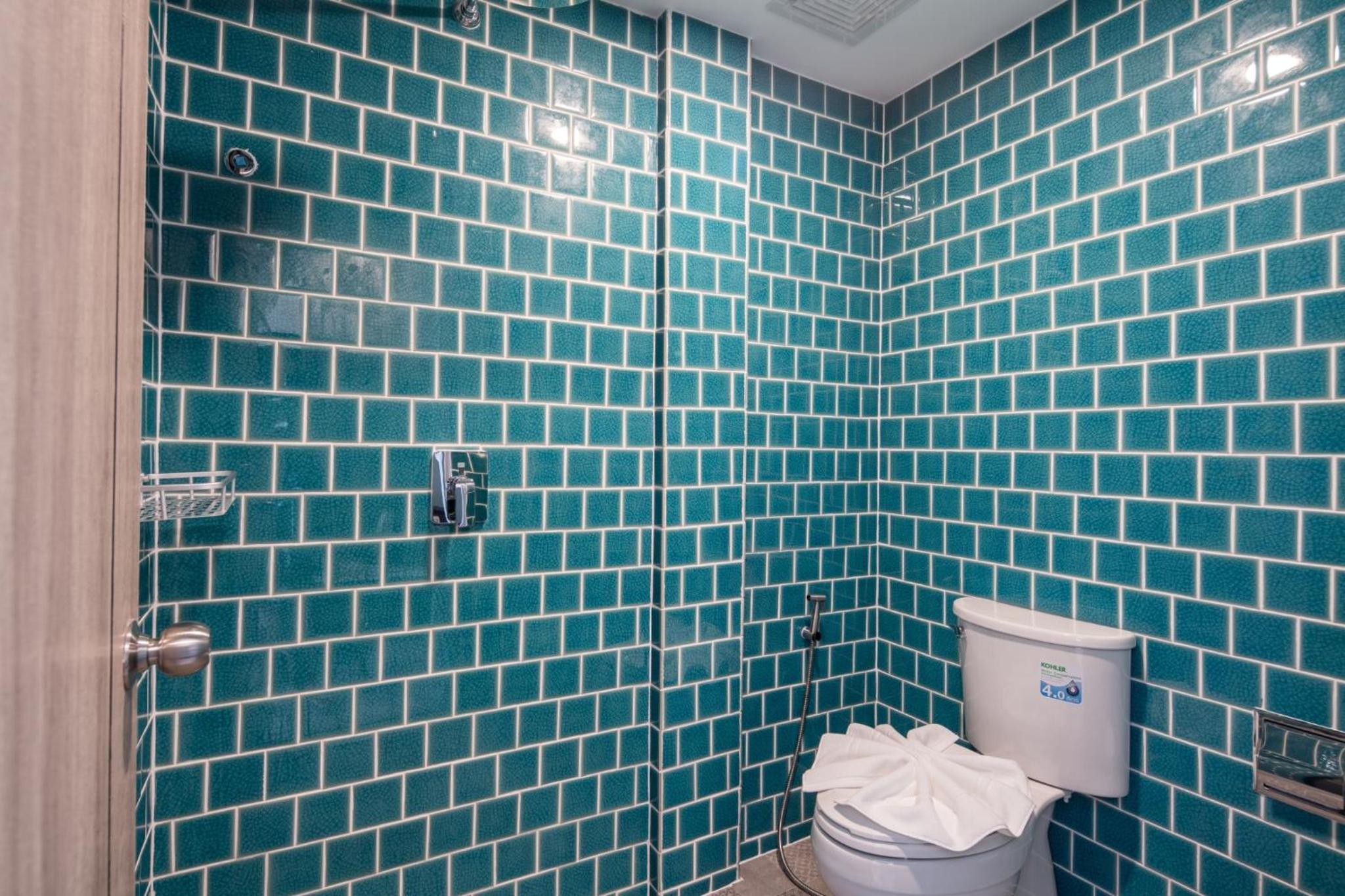 Family Suite with Balcony - Photo 5
