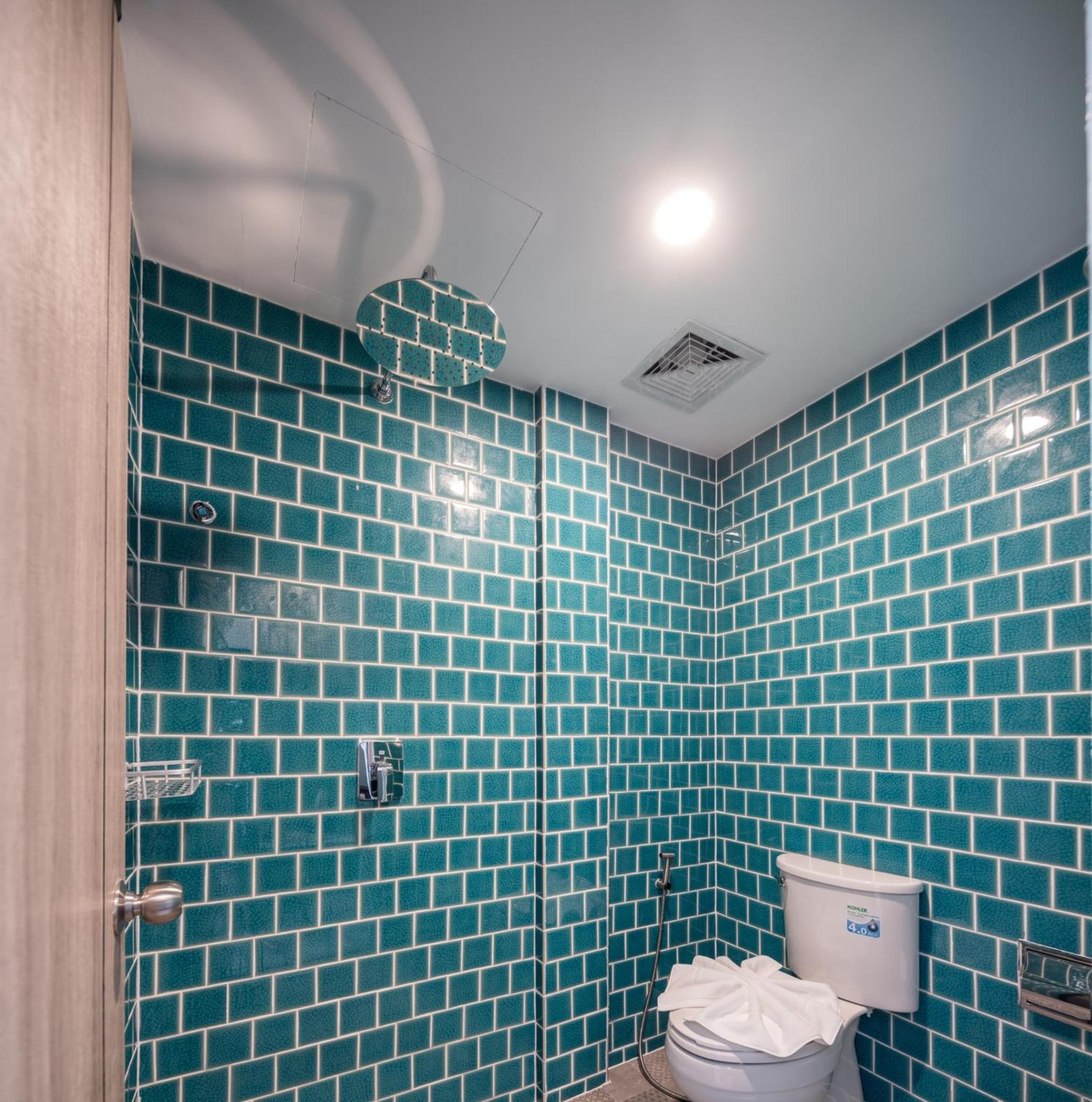 Family Suite with Balcony - Photo 4