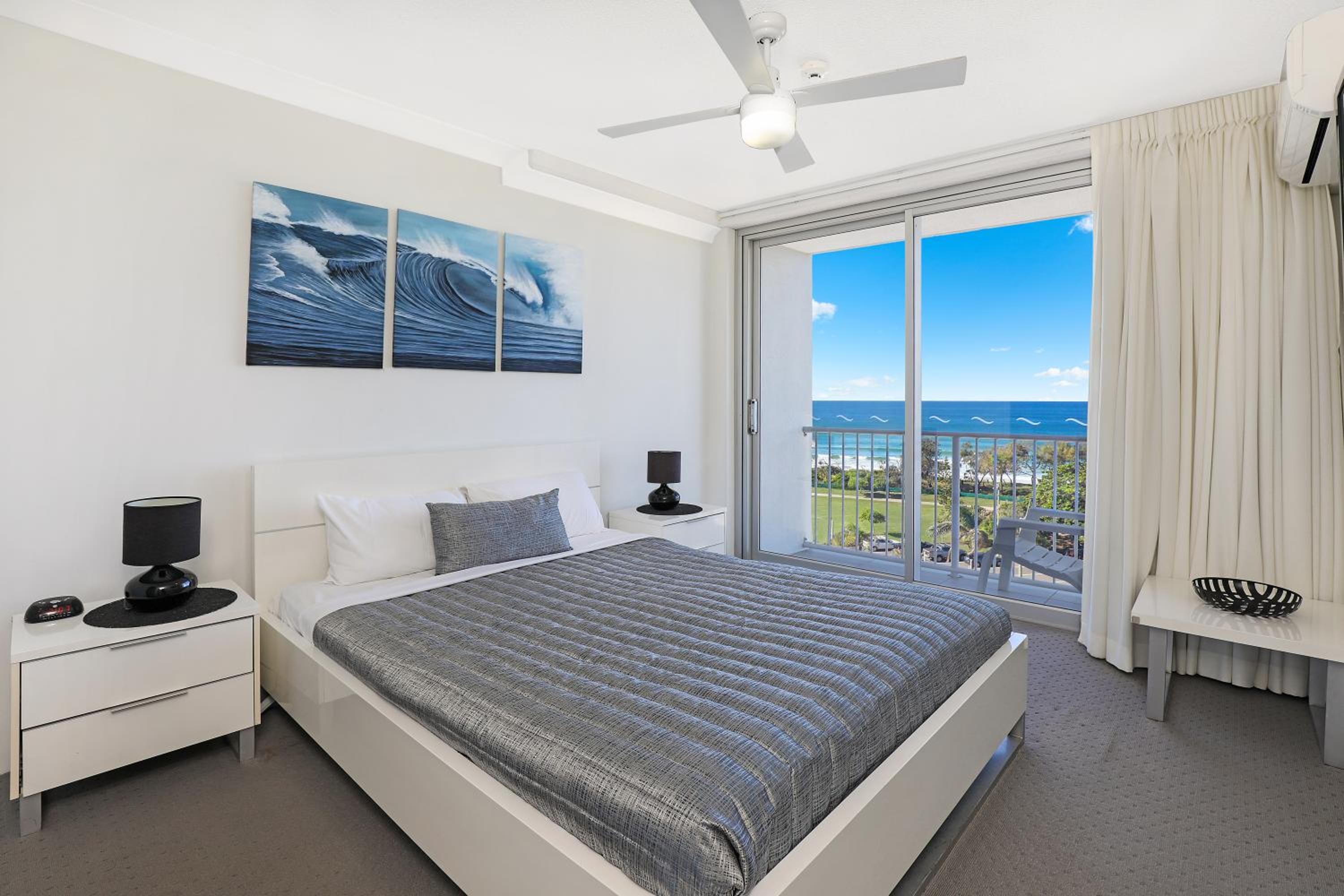 Two-Bedroom Apartment with Ocean View photo 2