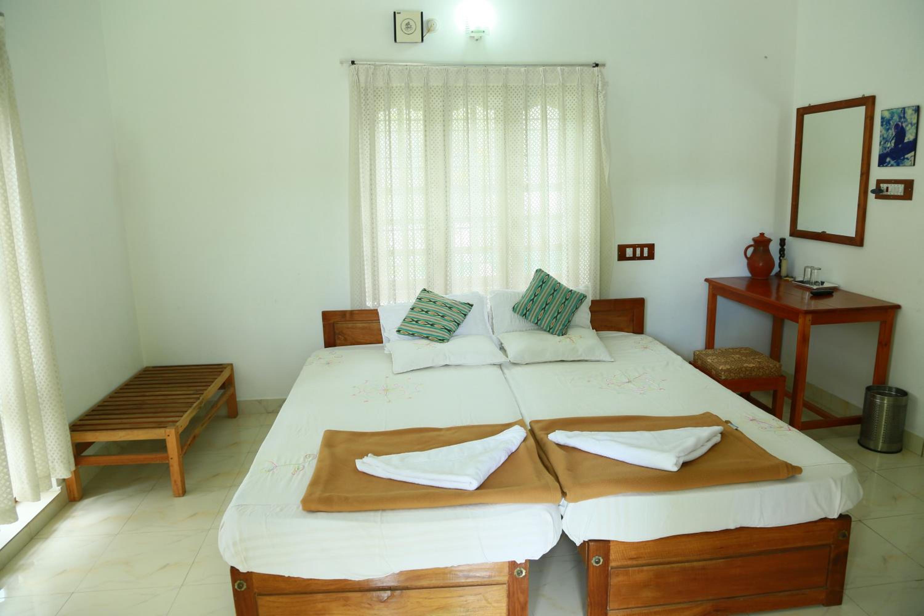 Deluxe Double Room - Photo 24