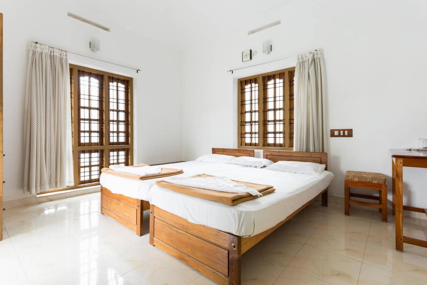 Deluxe Double Room - Photo 23