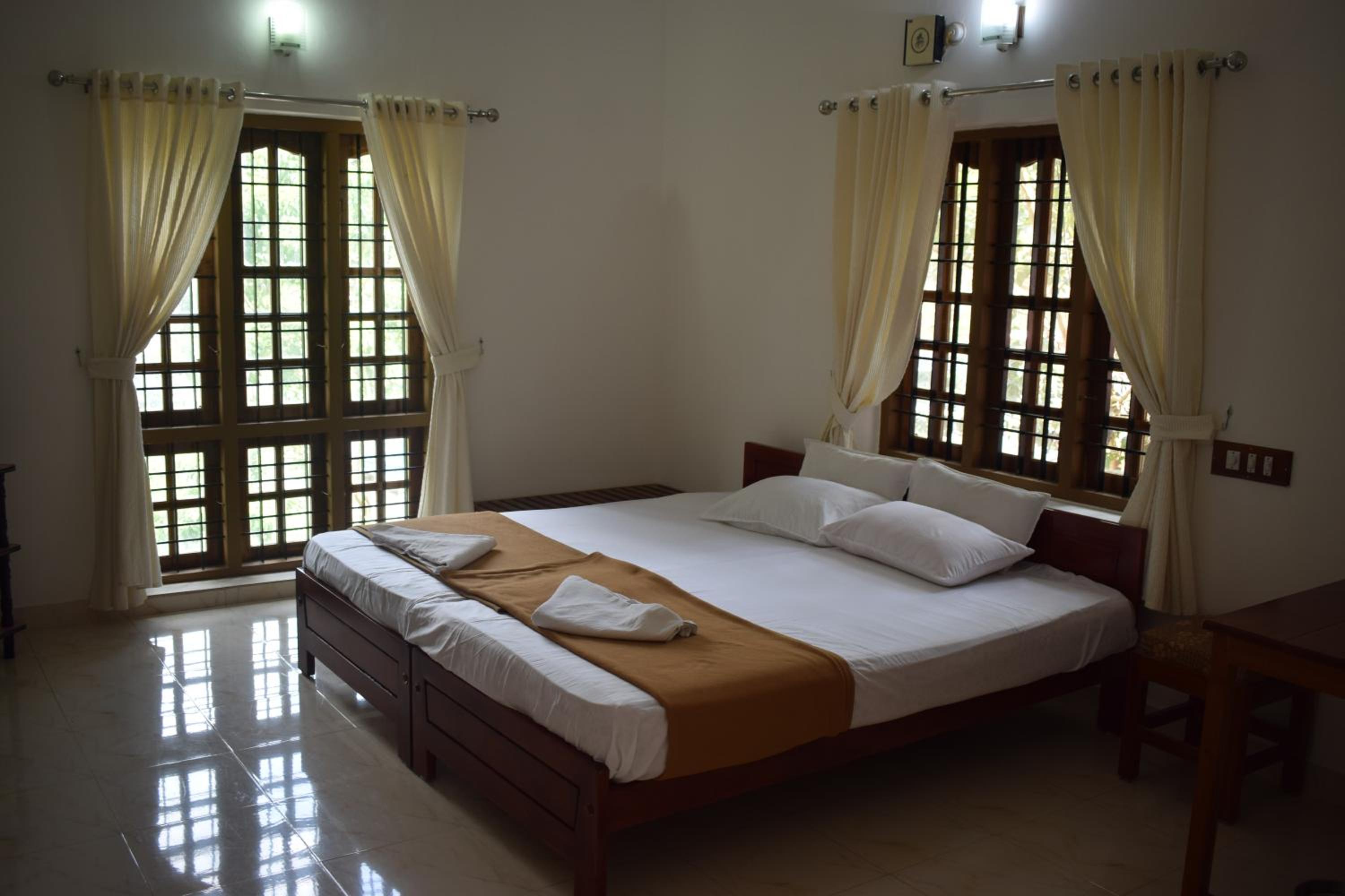 Deluxe Double Room - Photo 21