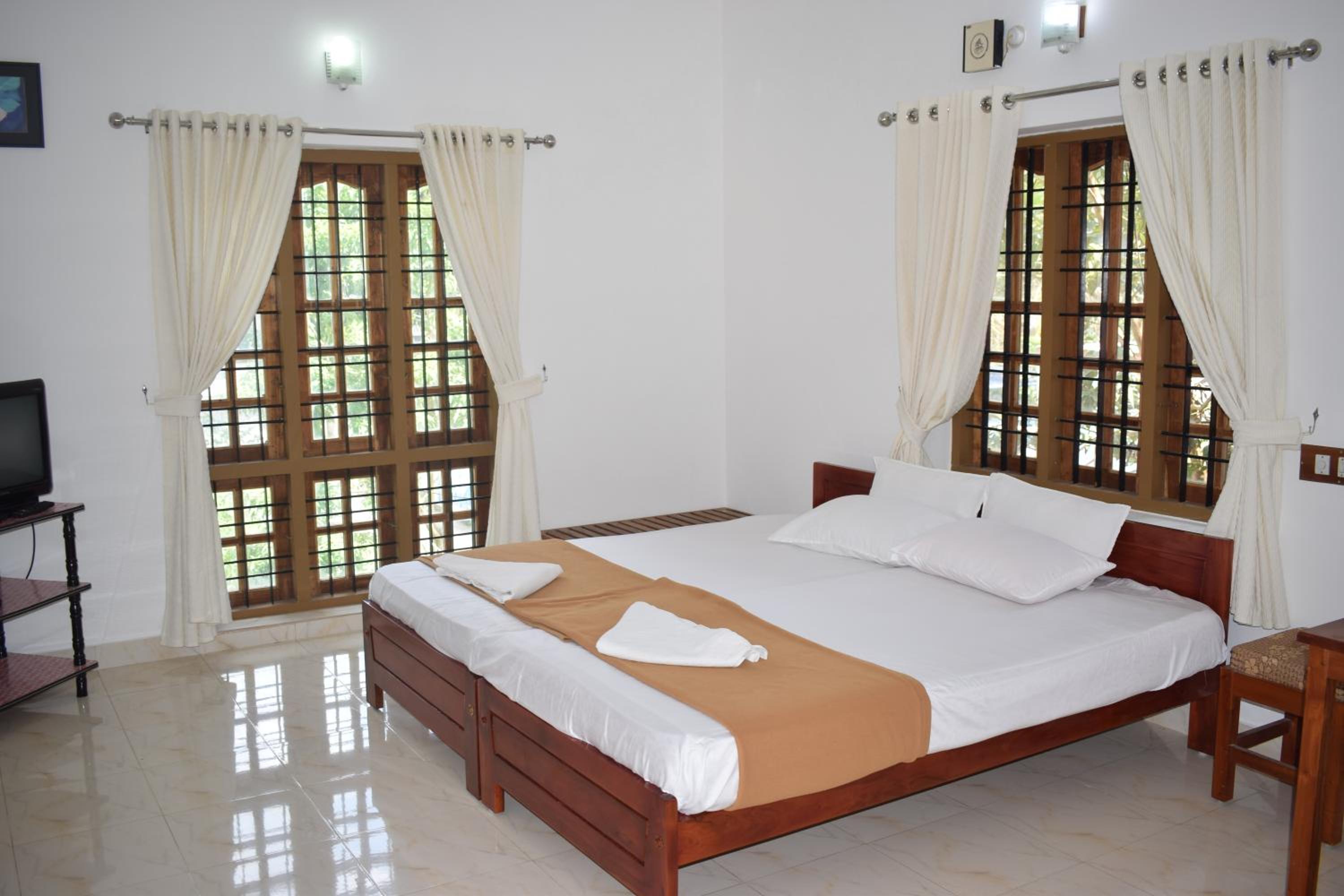 Deluxe Double Room - Photo 20