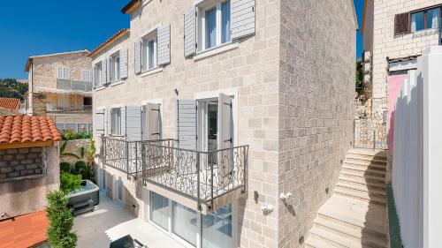 Apartment with Sea View - No Kitchen photo 3