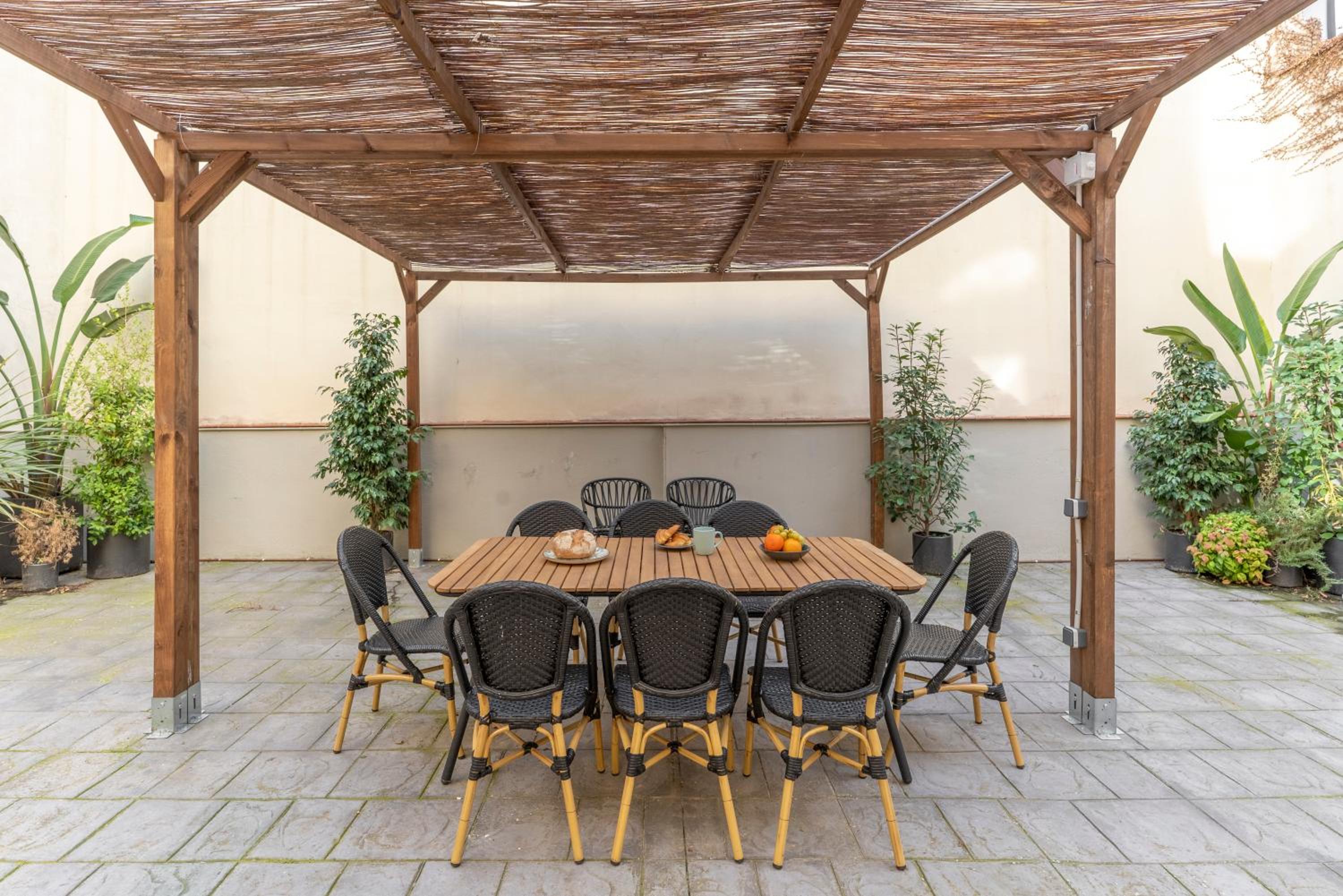  Three-Bedroom Apartment with Terrace photo 2