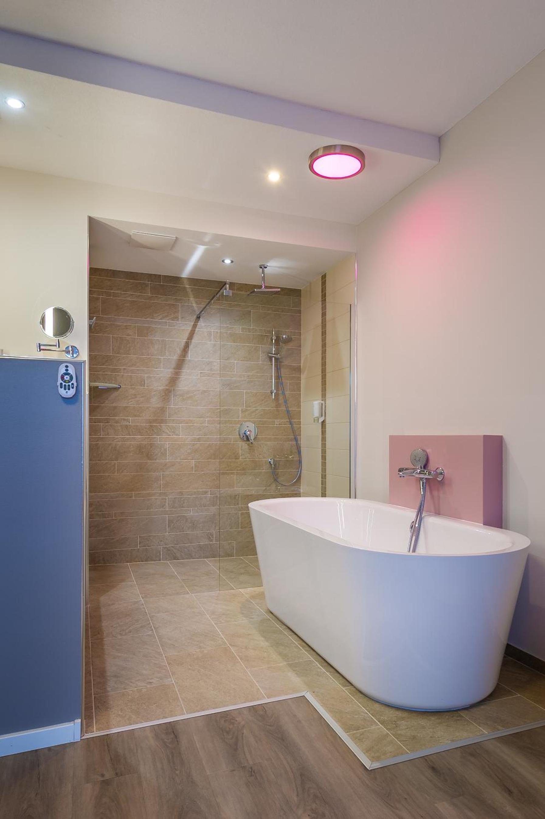 Deluxe Double Room with Bath photo 2