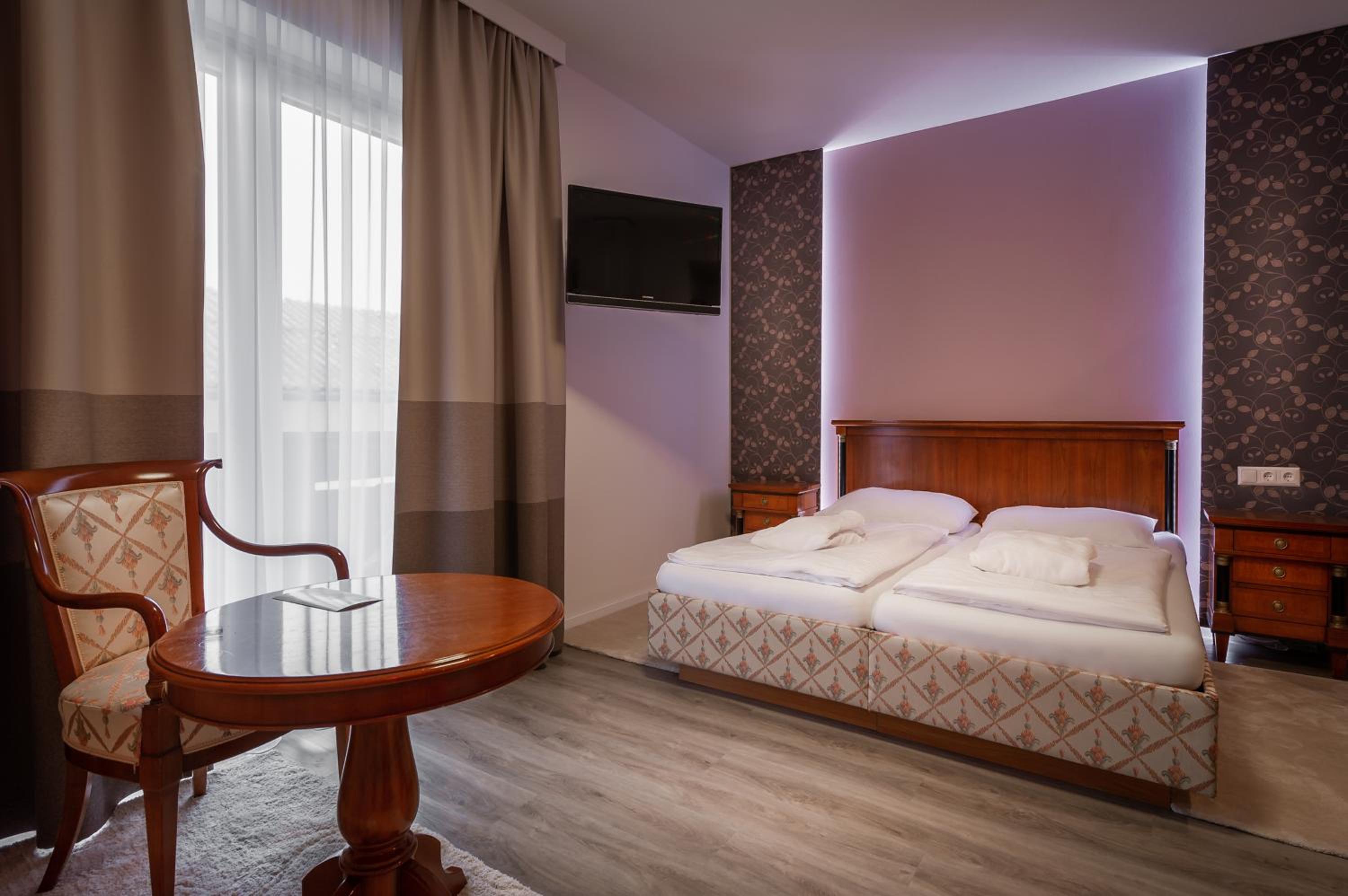 Deluxe Double Room with Bath photo 1