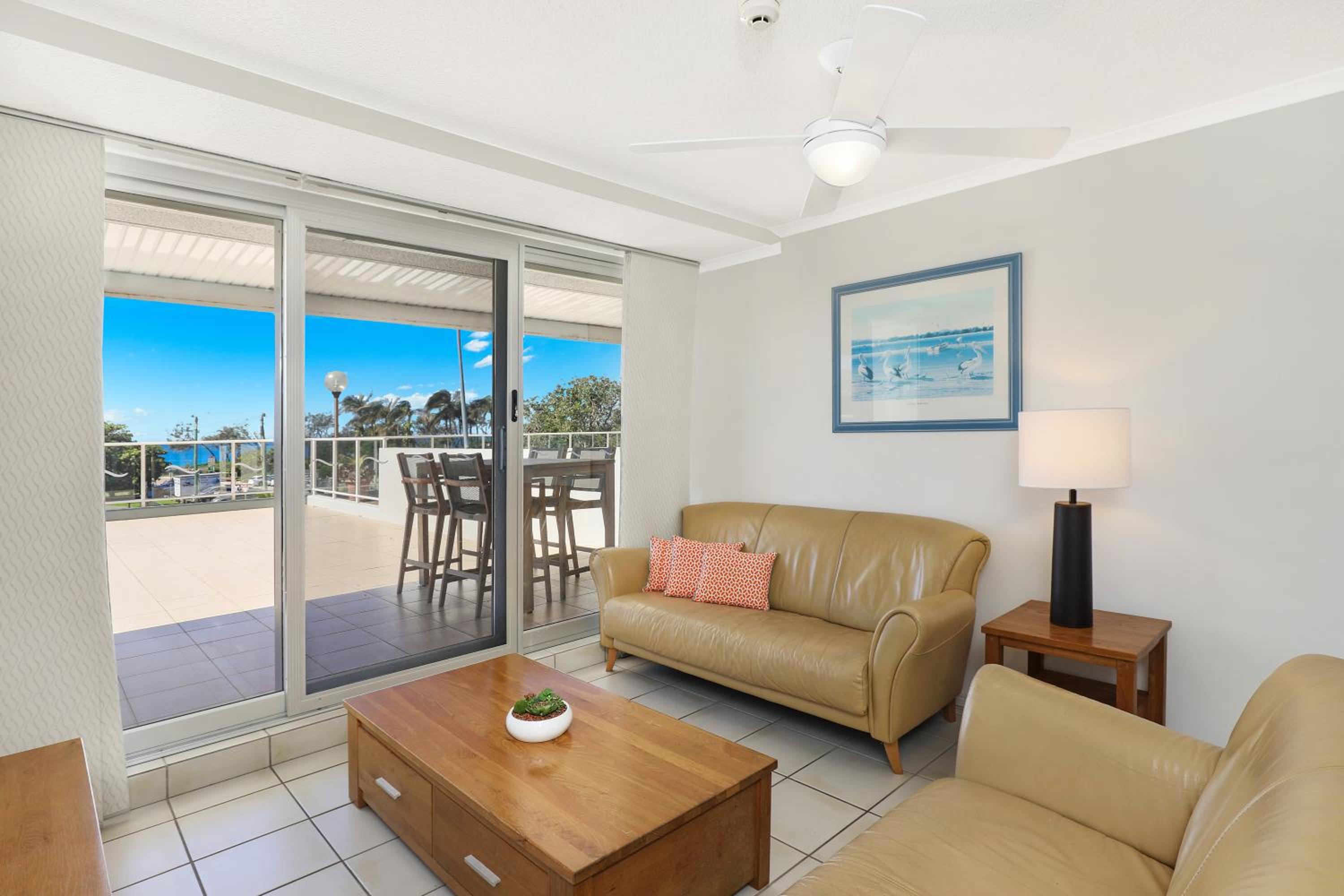 Two-Bedroom Apartment with Filtered Ocean View photo 3