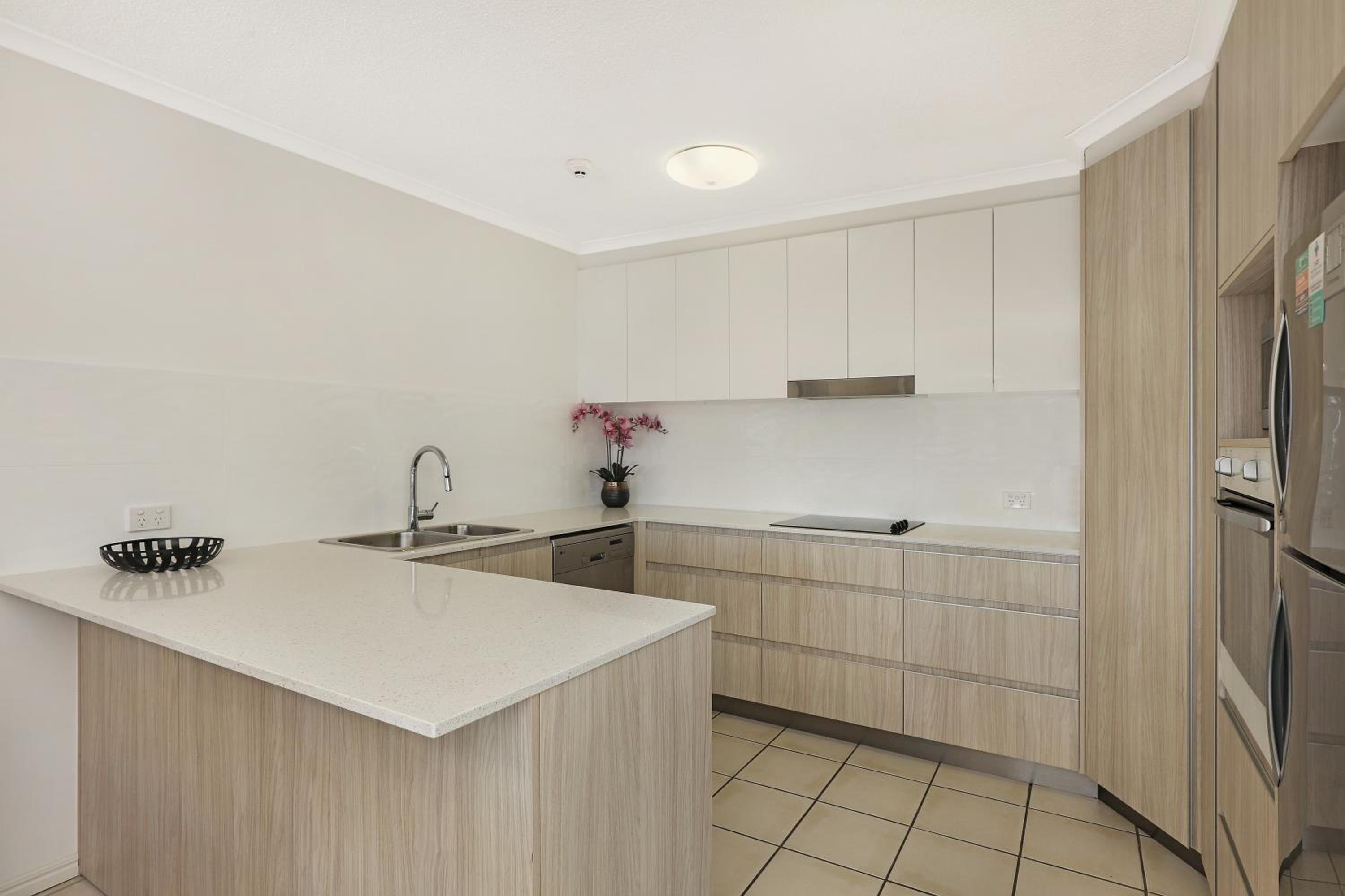 Two-Bedroom Apartment with Filtered Ocean View photo 2