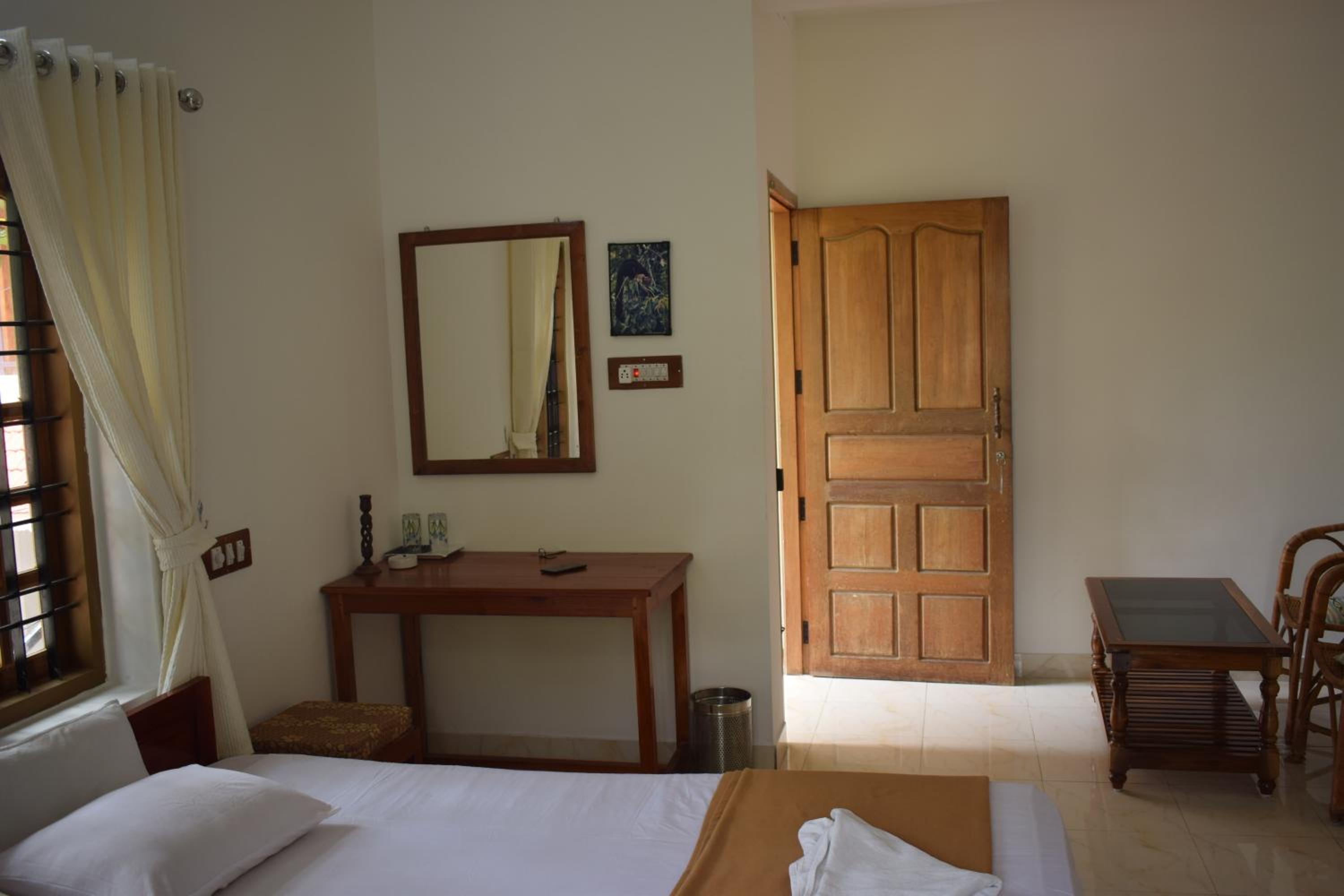 Deluxe Double Room - Photo 26