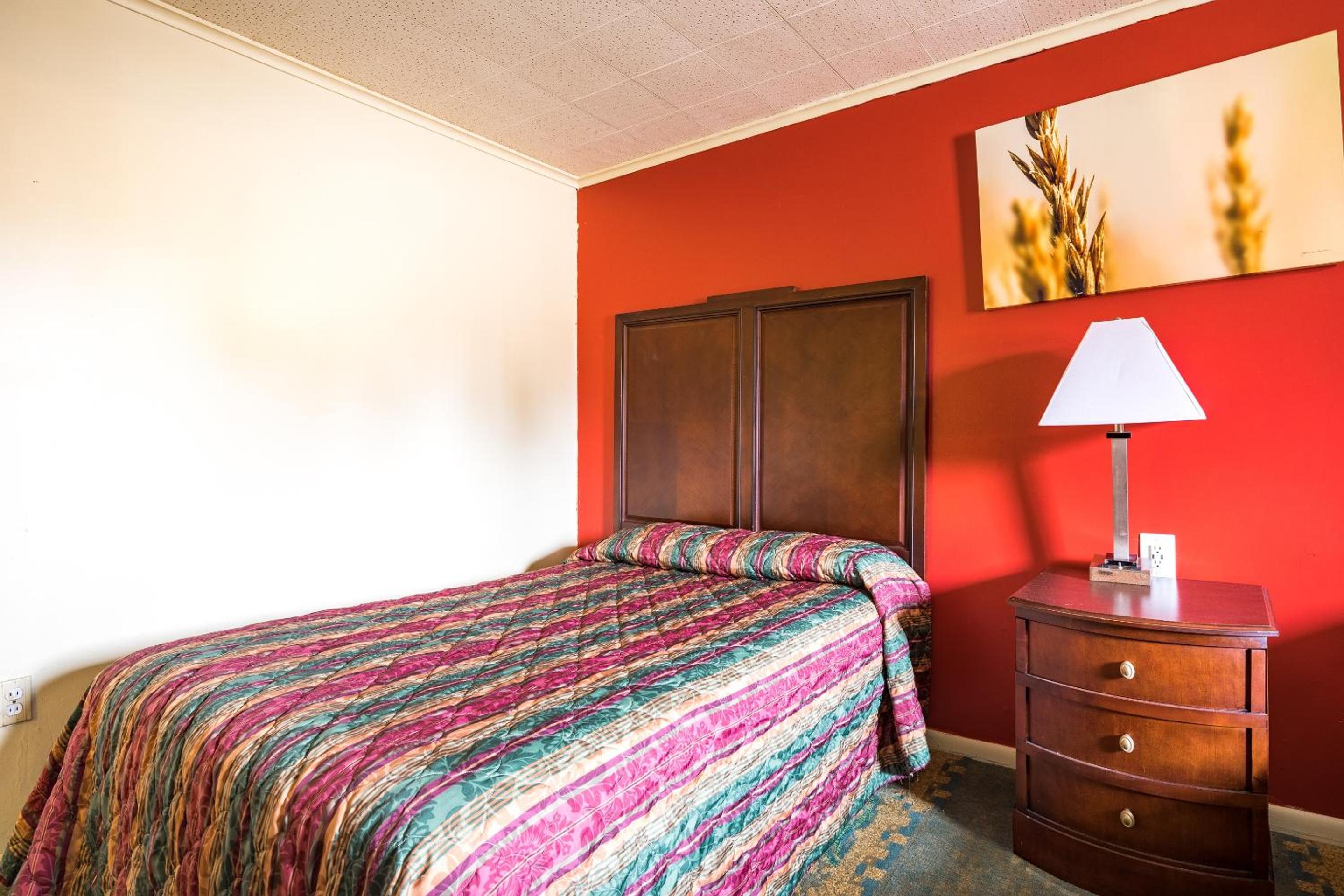 Double Room with Two Double Beds - Photo 9
