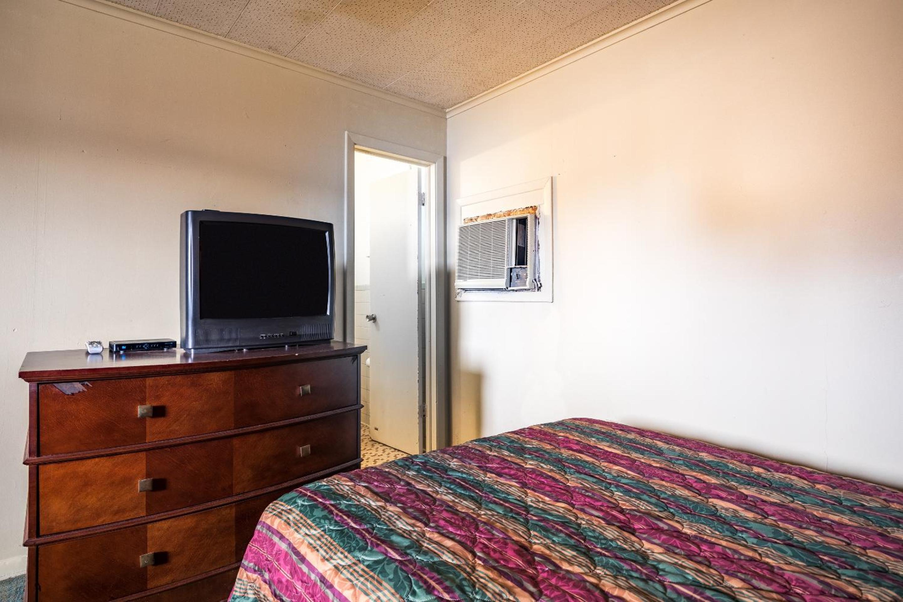Double Room with Two Double Beds - Photo 3