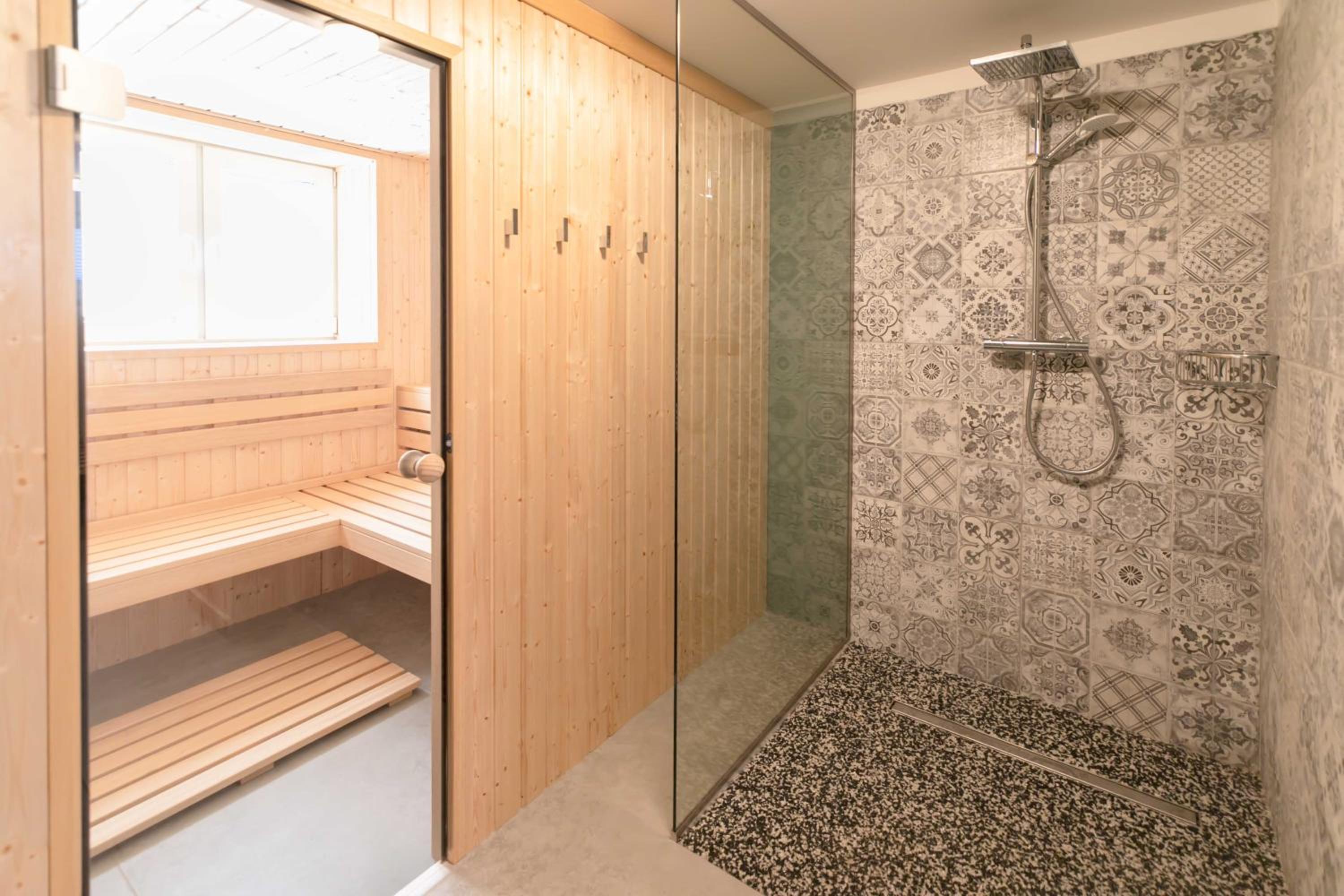 Three-Bedroom House - Photo 2