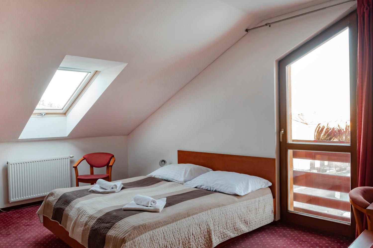 Deluxe Double Room with Extra Bed - Photo 7