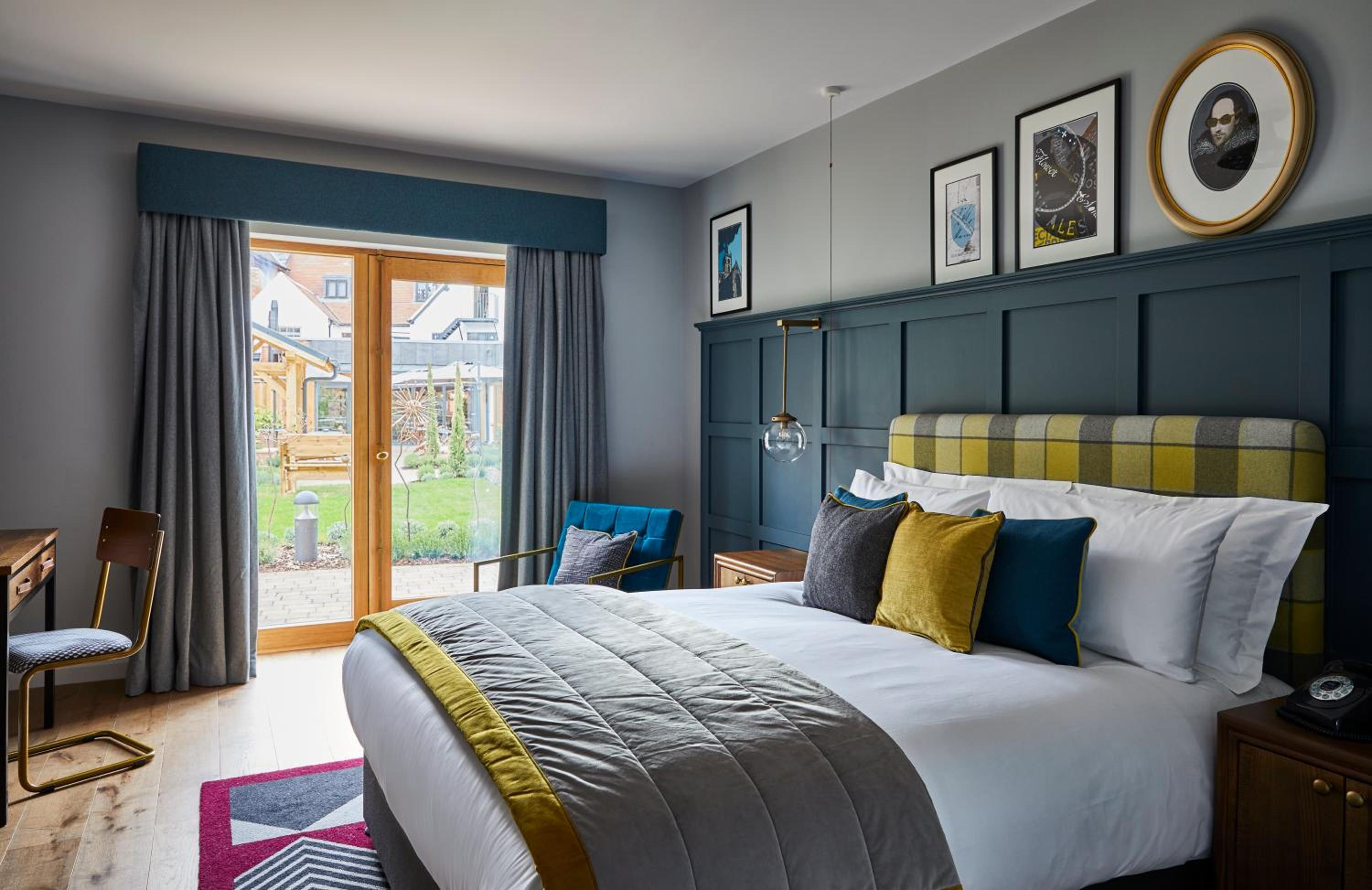 Standard King Room - Accessible - Photo 1