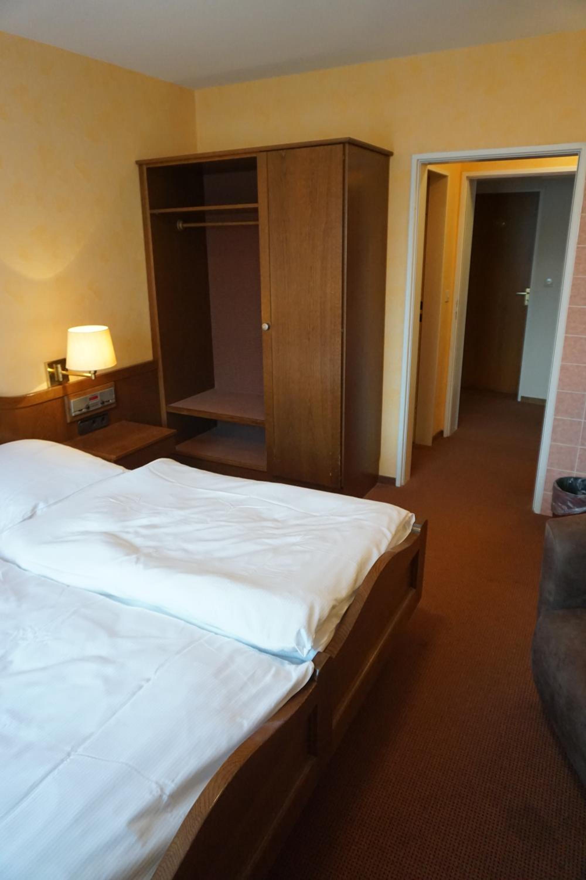 Double Room - Photo 5