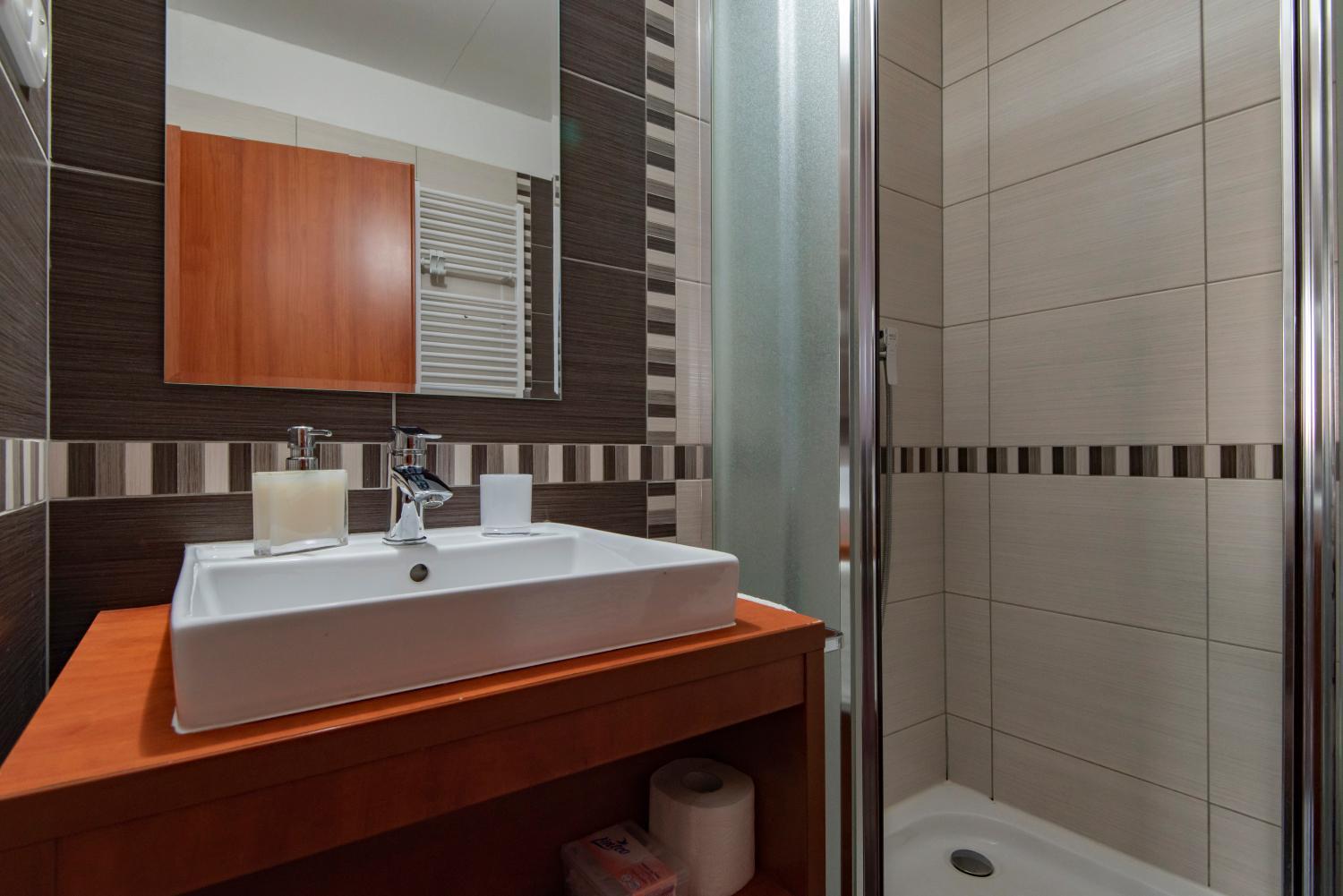 Double Room - Photo 2