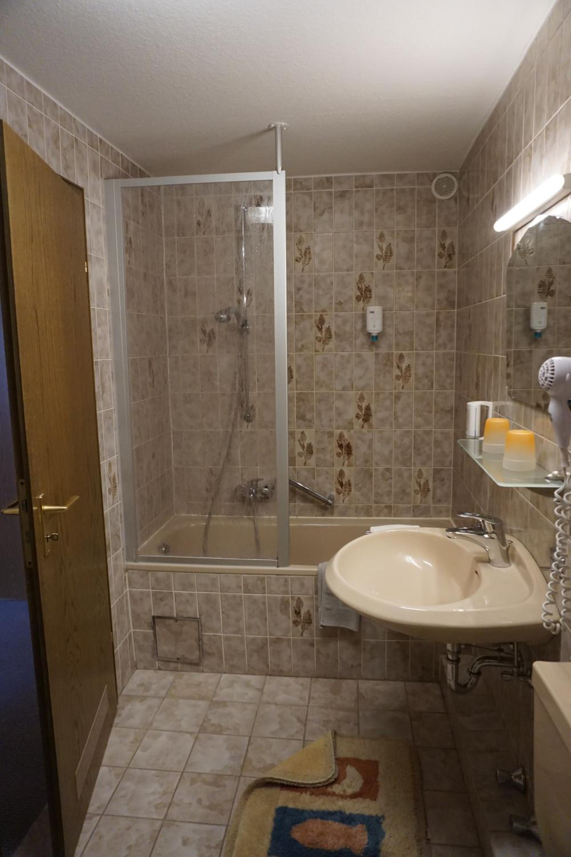 Double Room - Photo 6