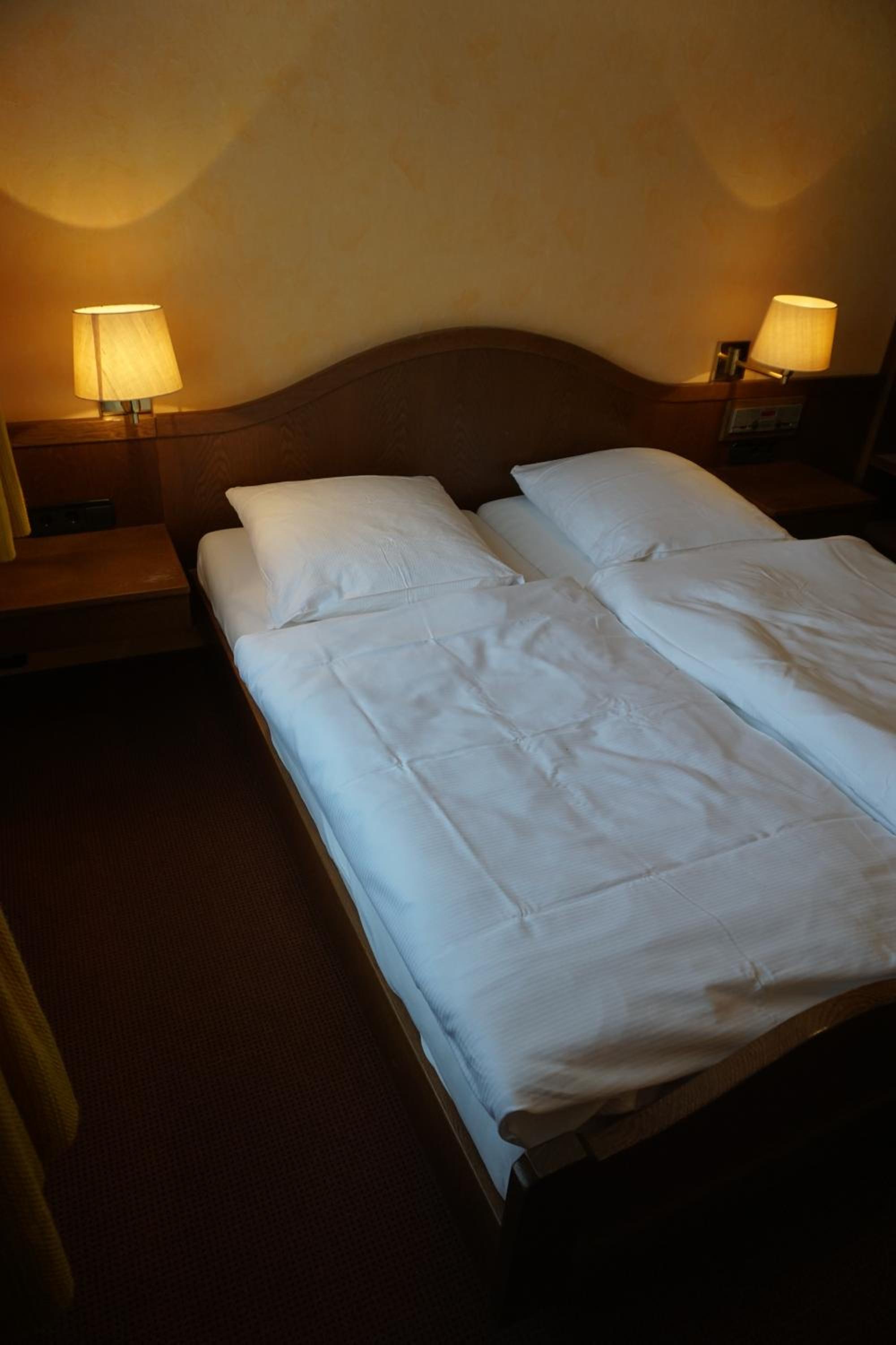 Double Room - Photo 8
