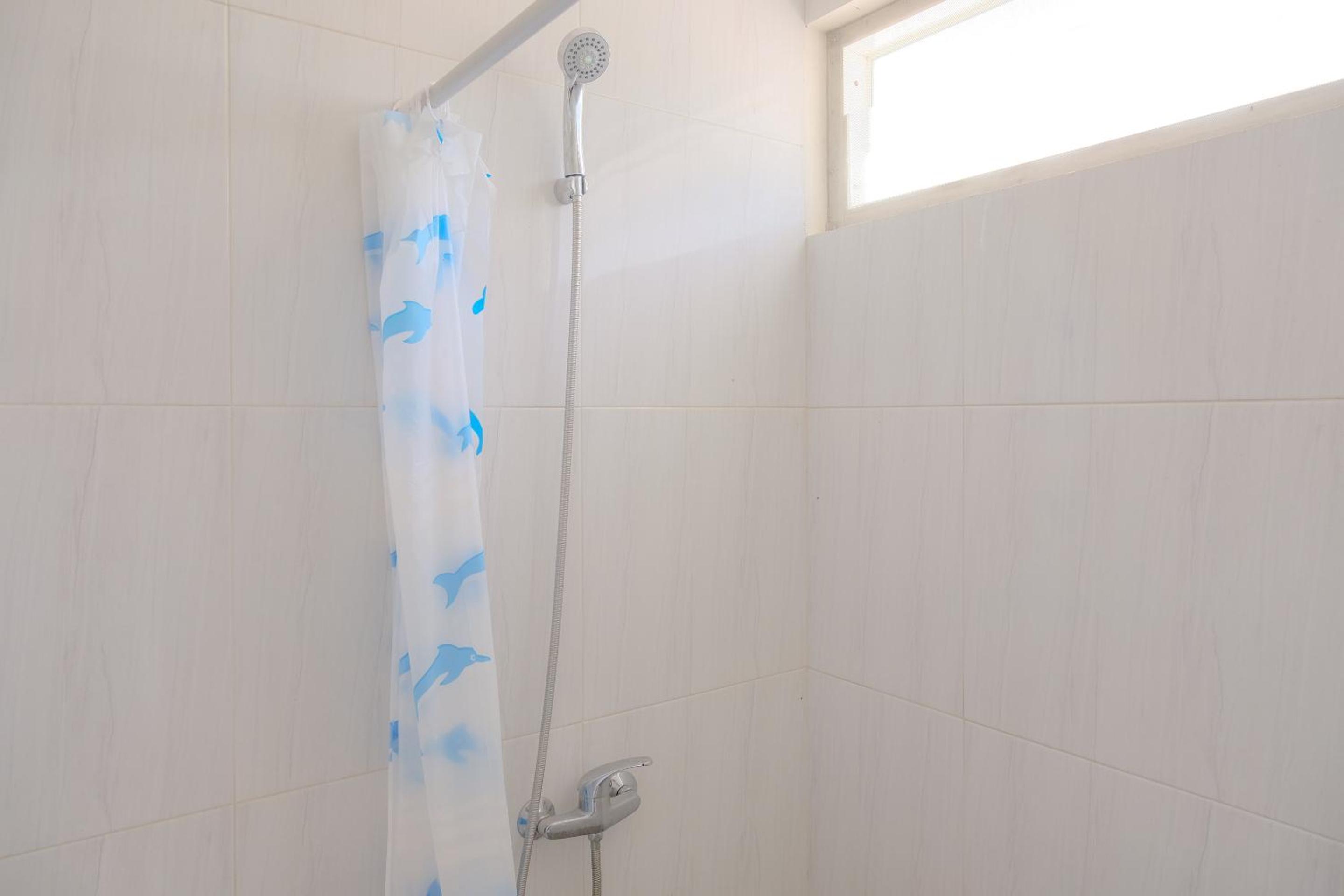 Standard Twin Room - Photo 5